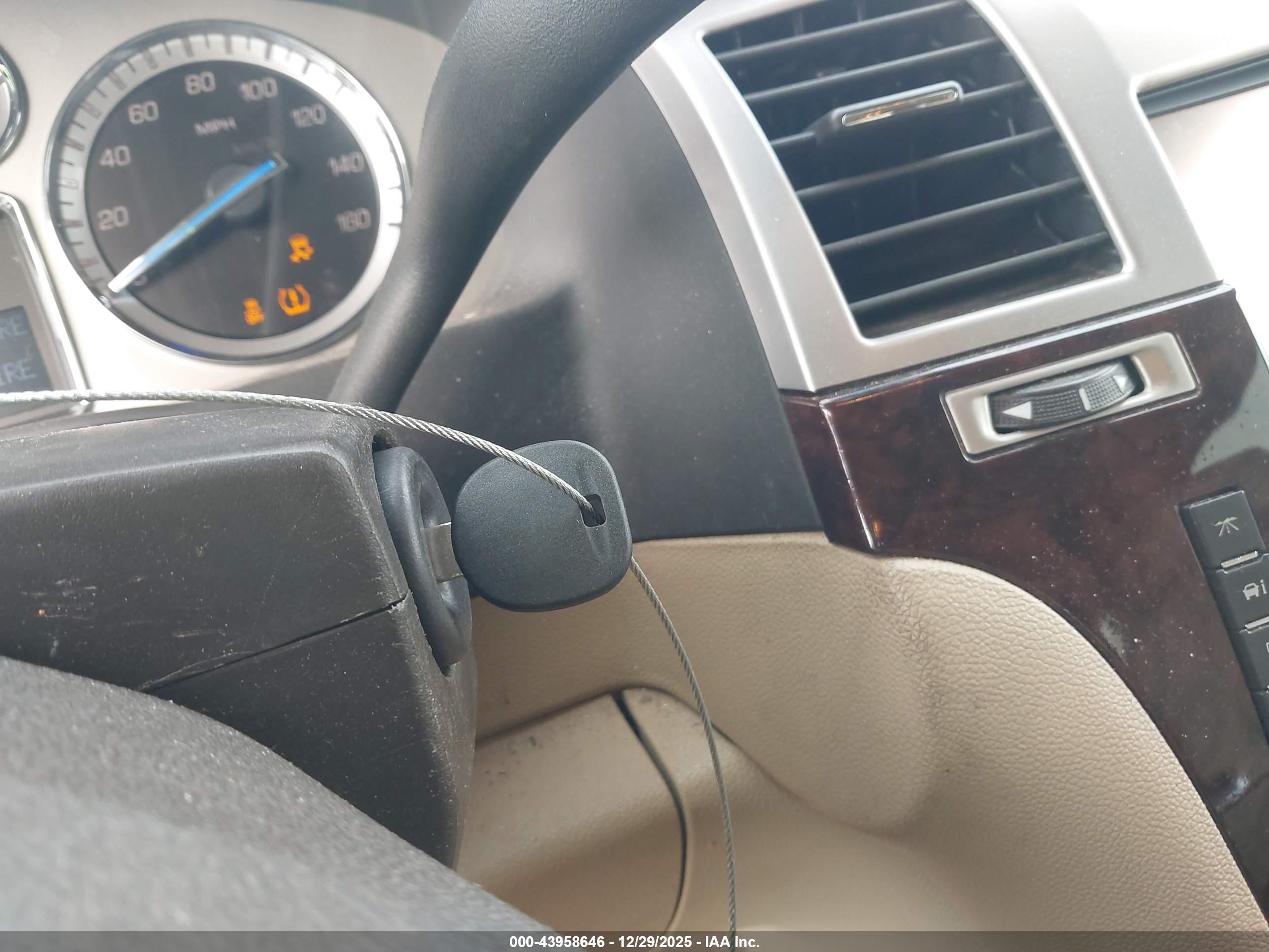 CADILLAC ESCALADE image 11
