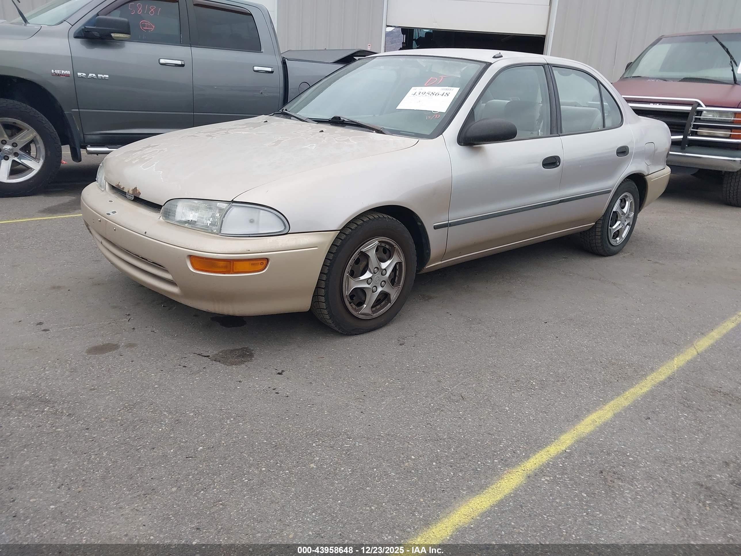 GEO PRIZM image 2
