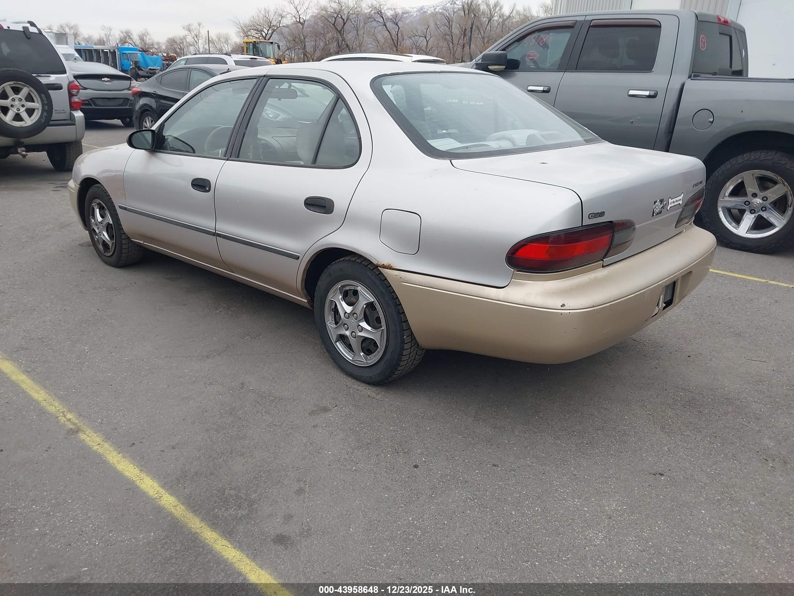 GEO PRIZM image 3
