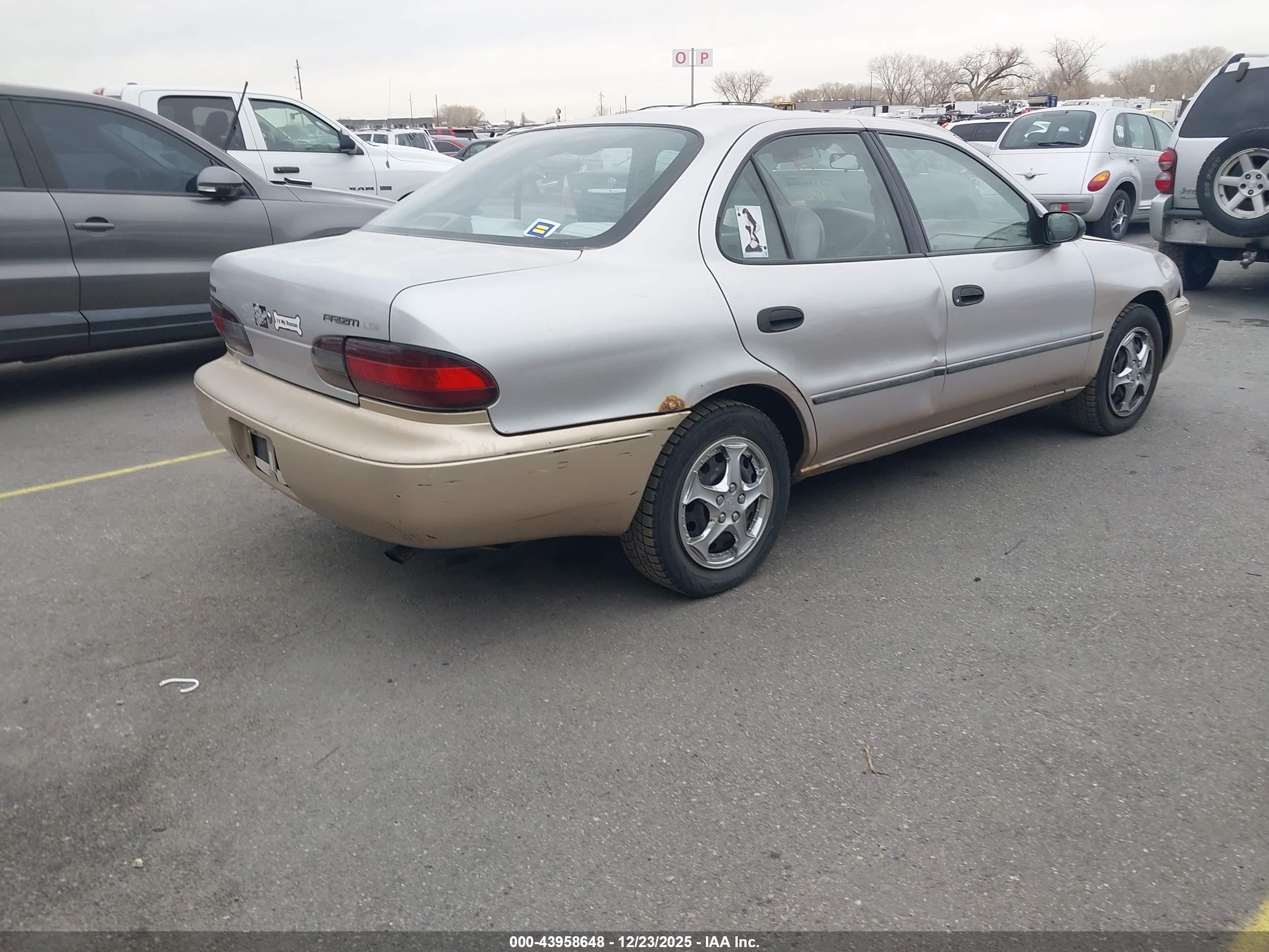 GEO PRIZM image 4