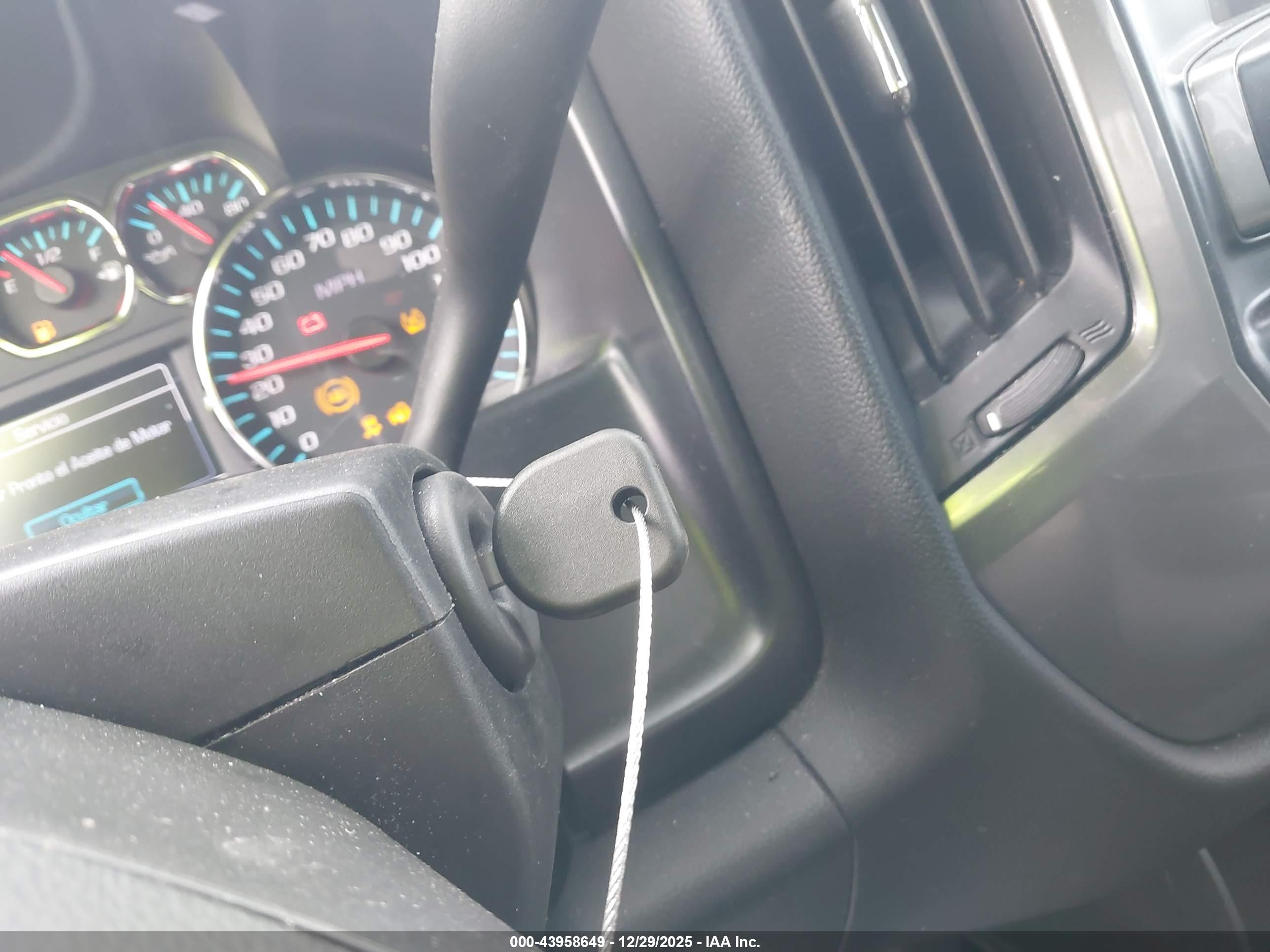CHEVROLET SILVERADO image 11