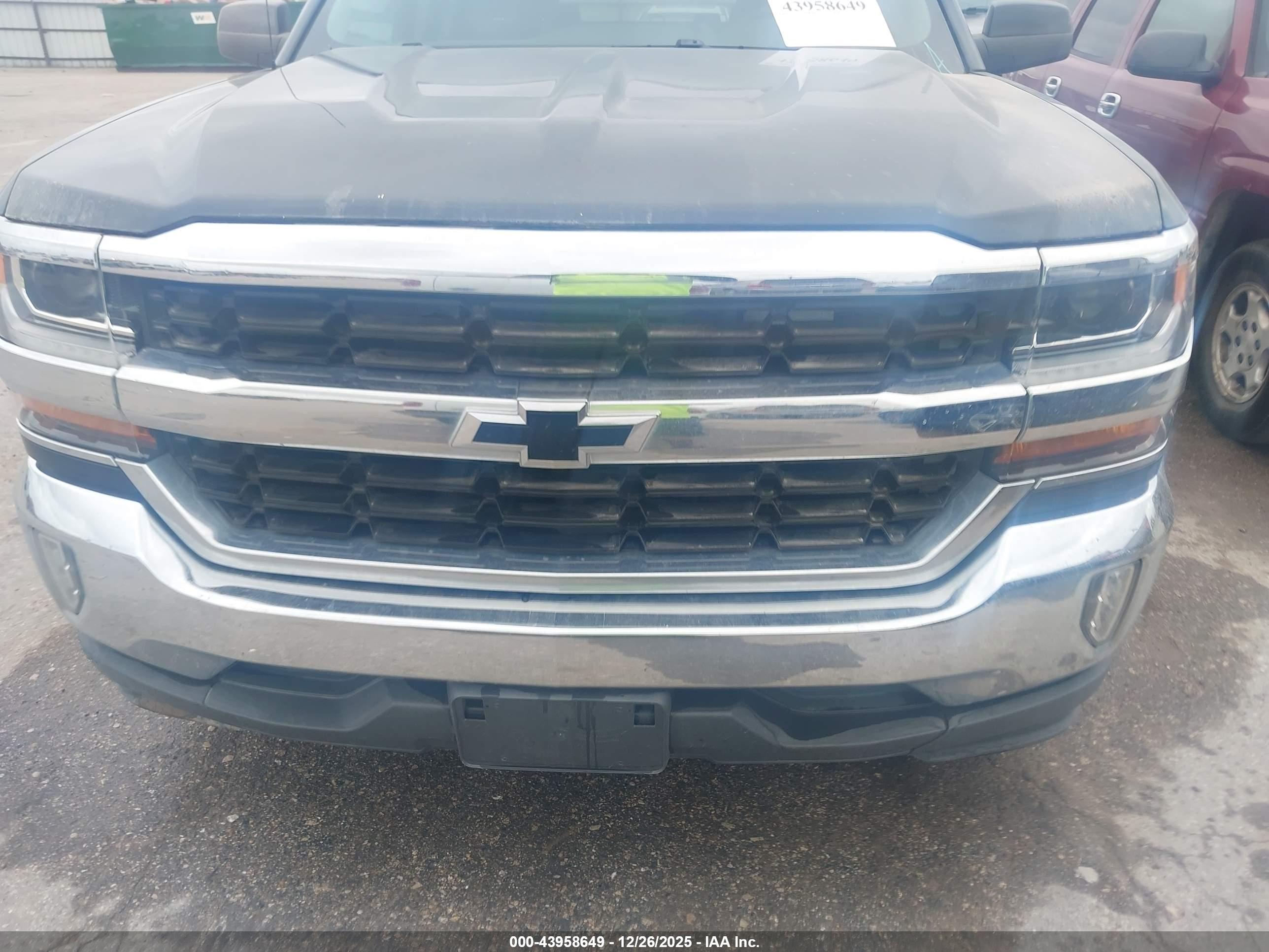 CHEVROLET SILVERADO image 6