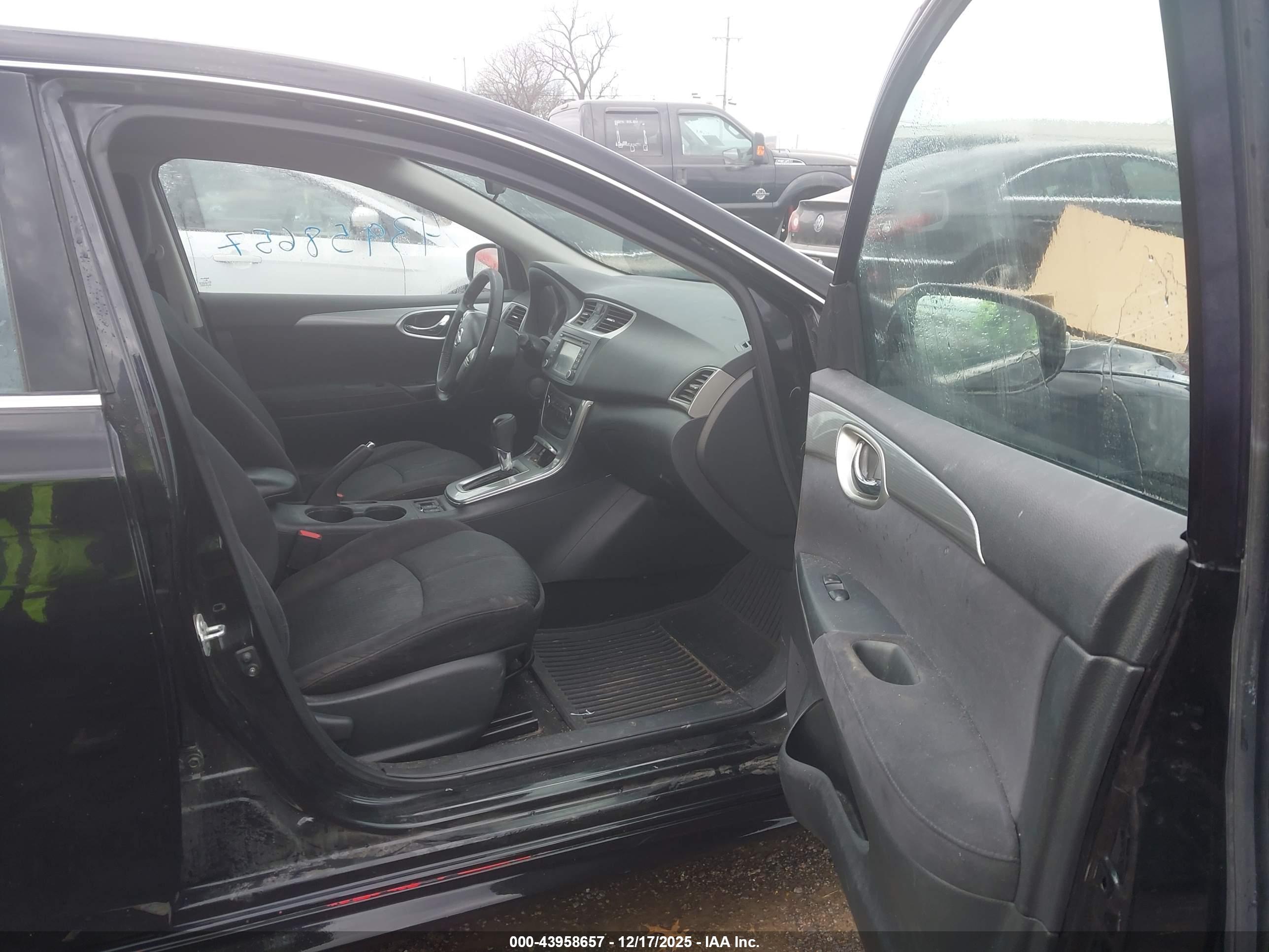 NISSAN SENTRA image 5