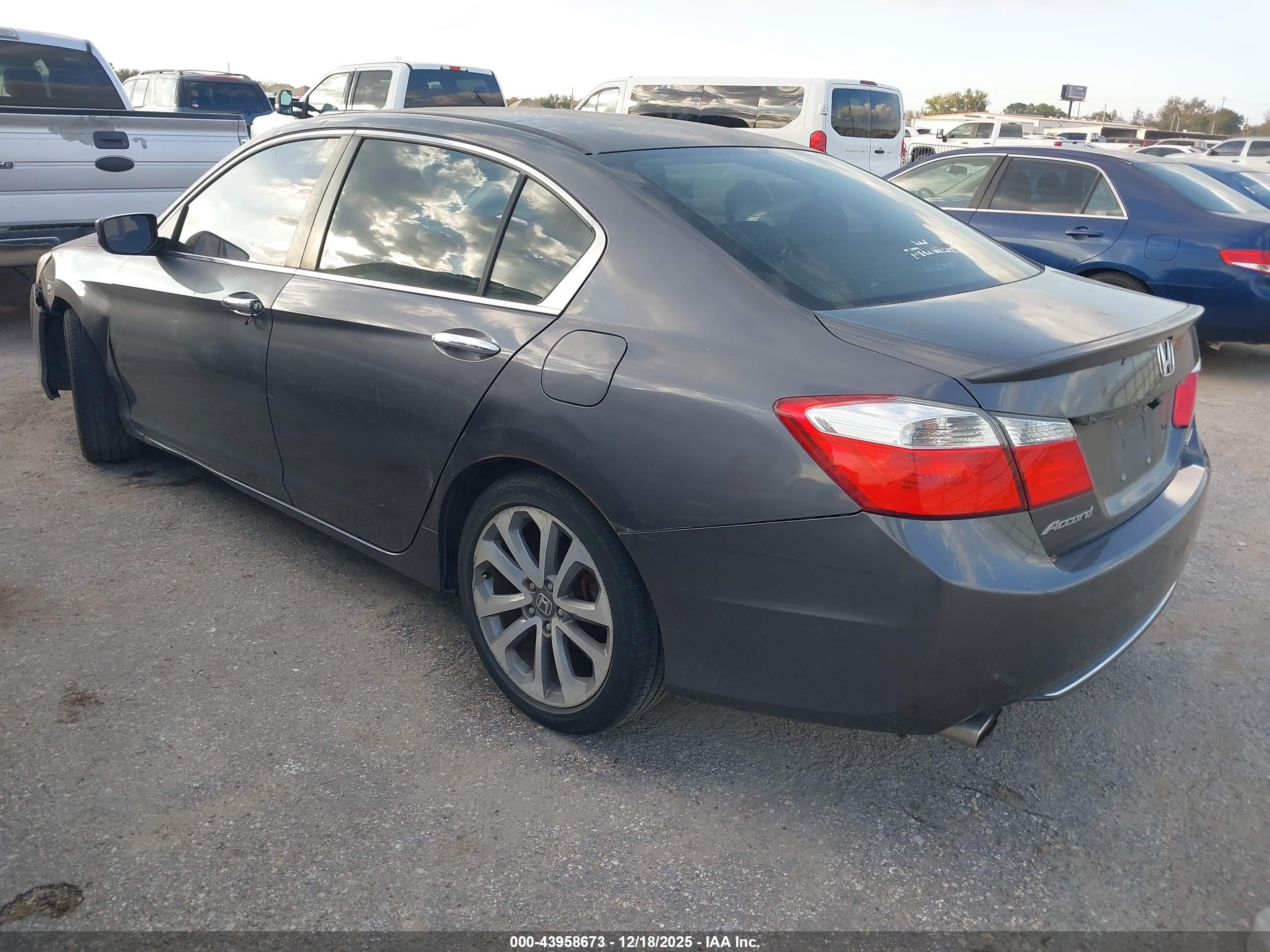 HONDA ACCORD image 3