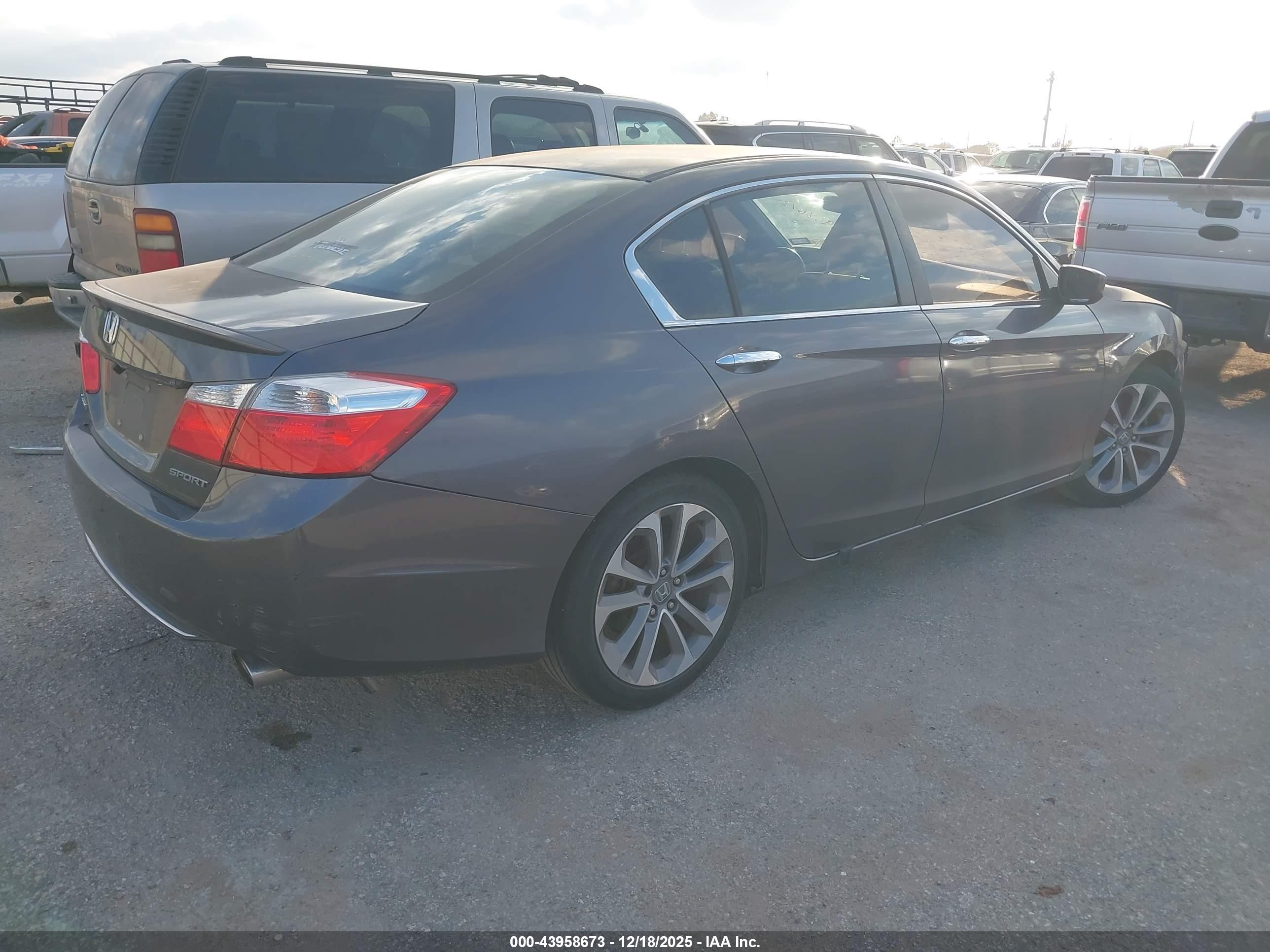HONDA ACCORD image 4