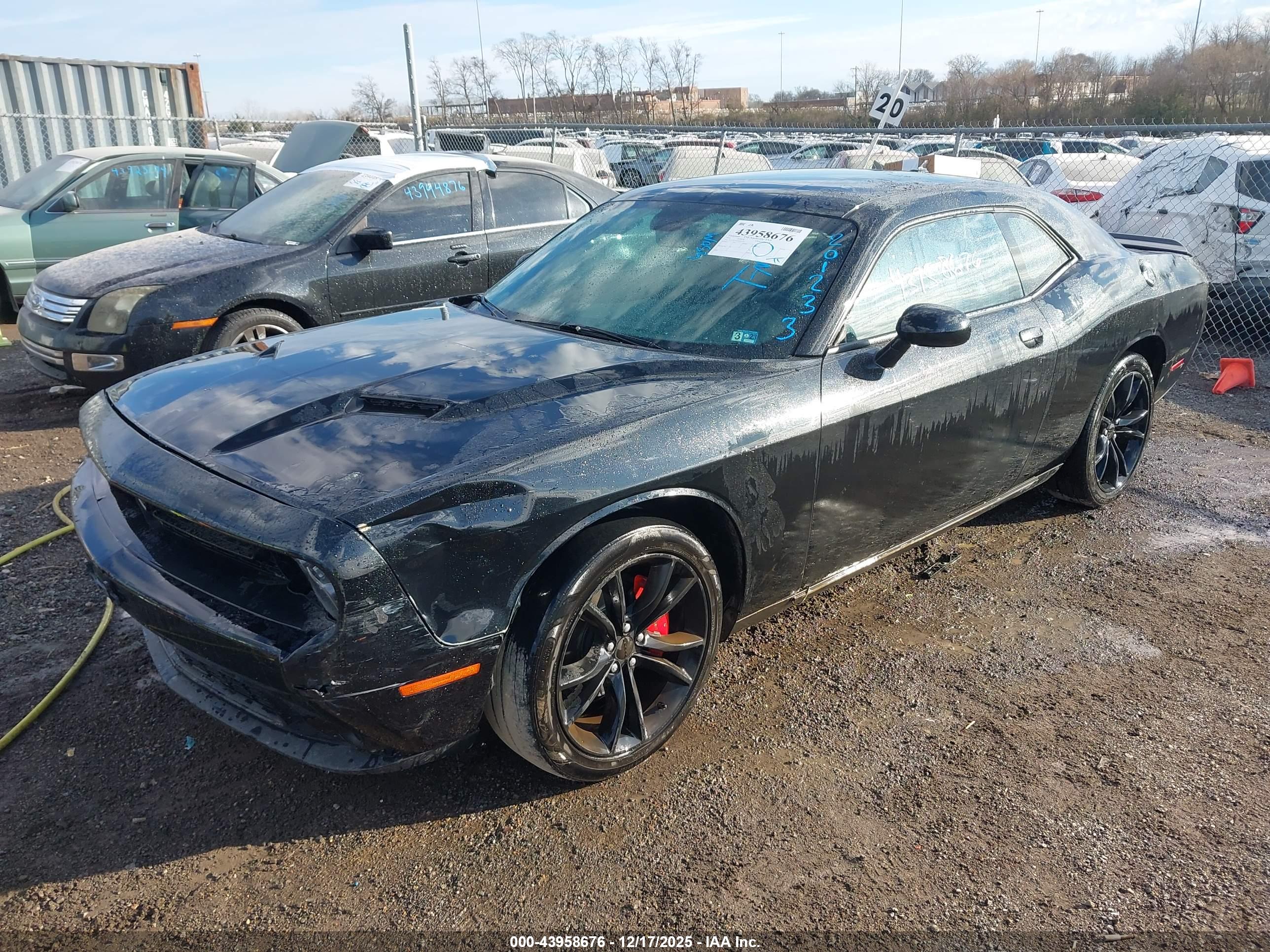 DODGE CHALLENGER image 2