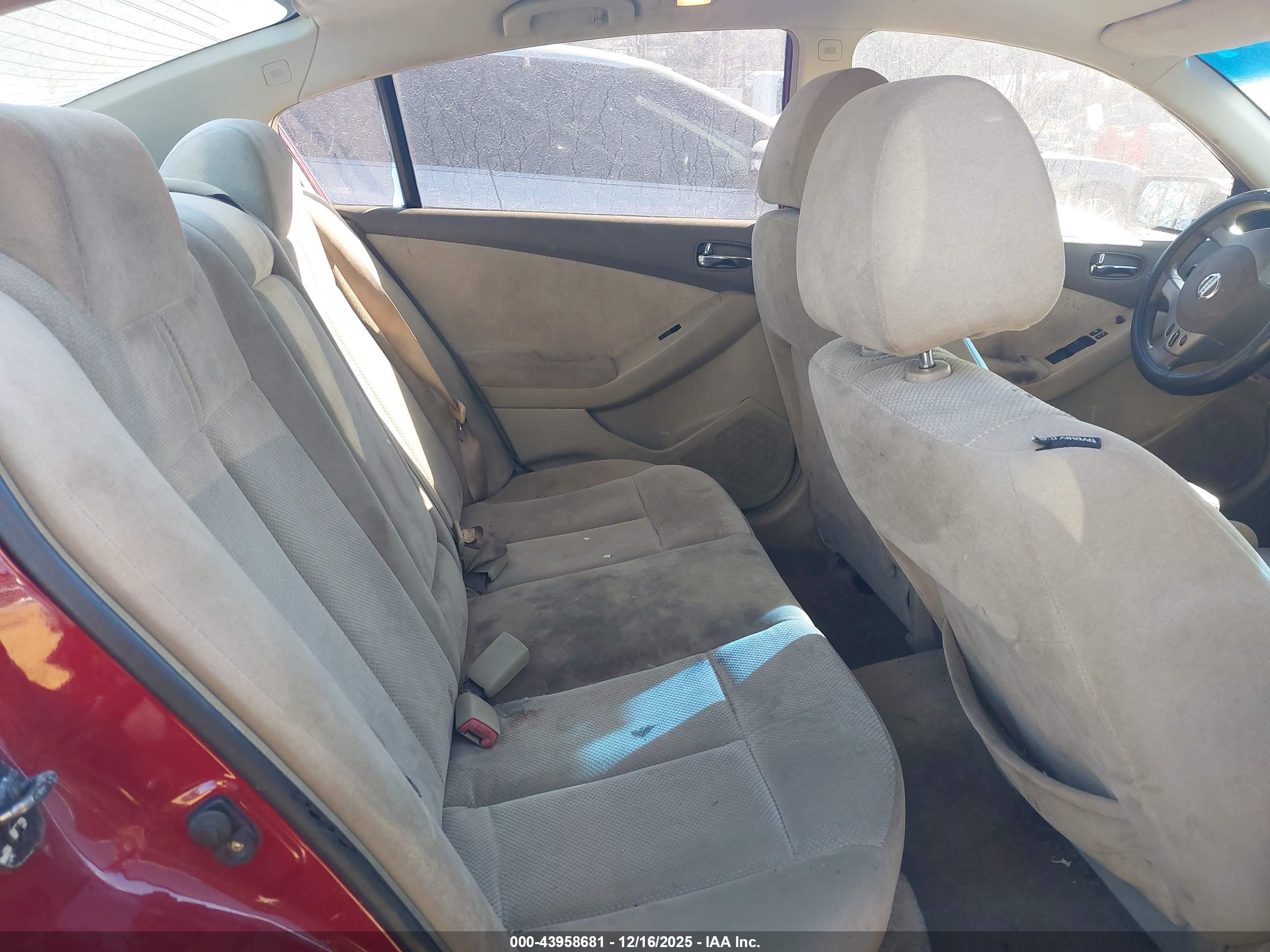NISSAN ALTIMA image 8