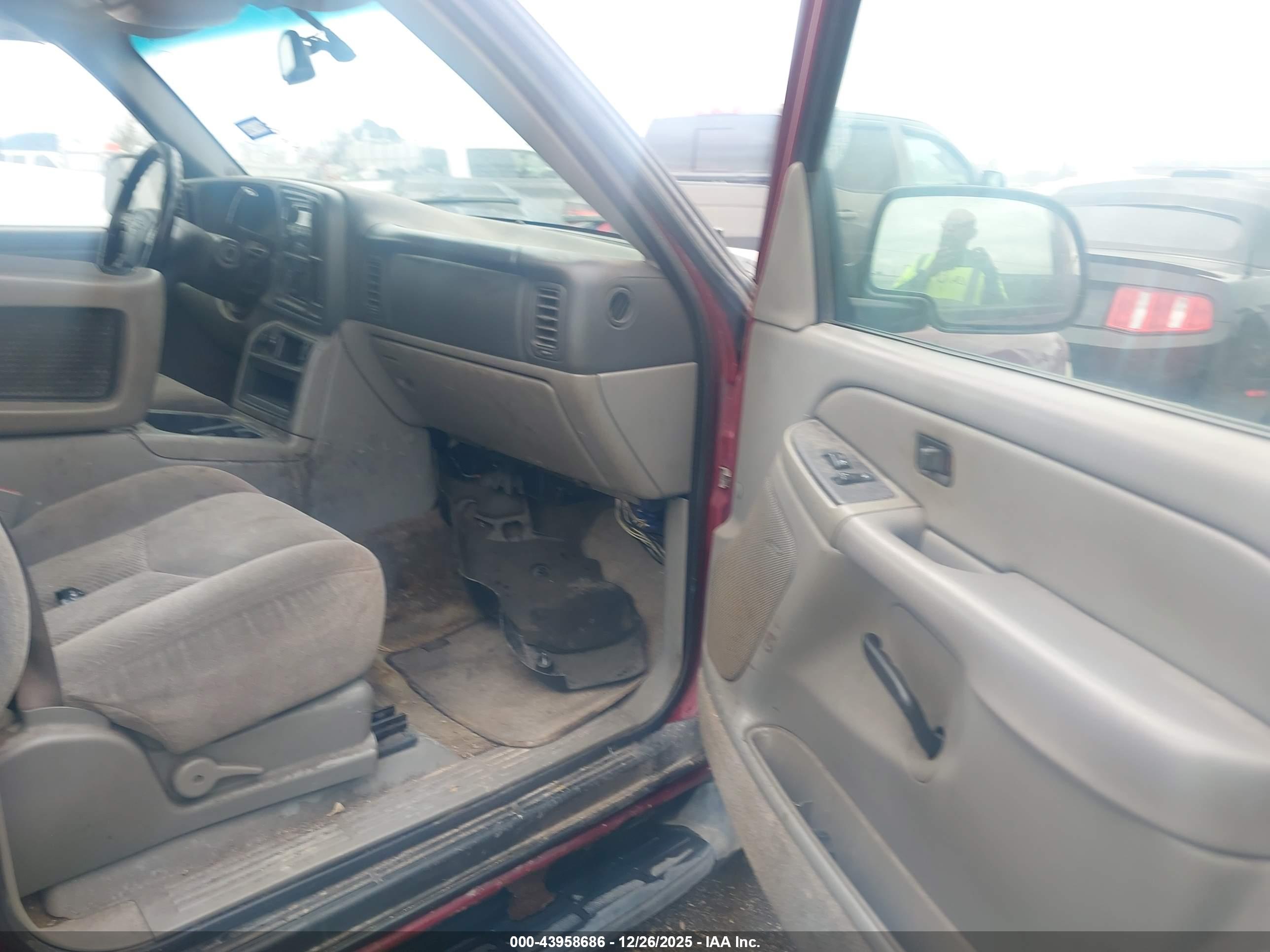 CHEVROLET TAHOE image 5