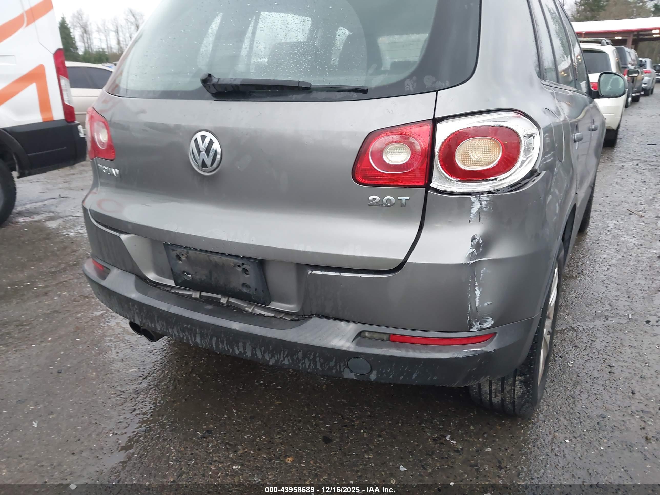 VOLKSWAGEN TIGUAN image 6
