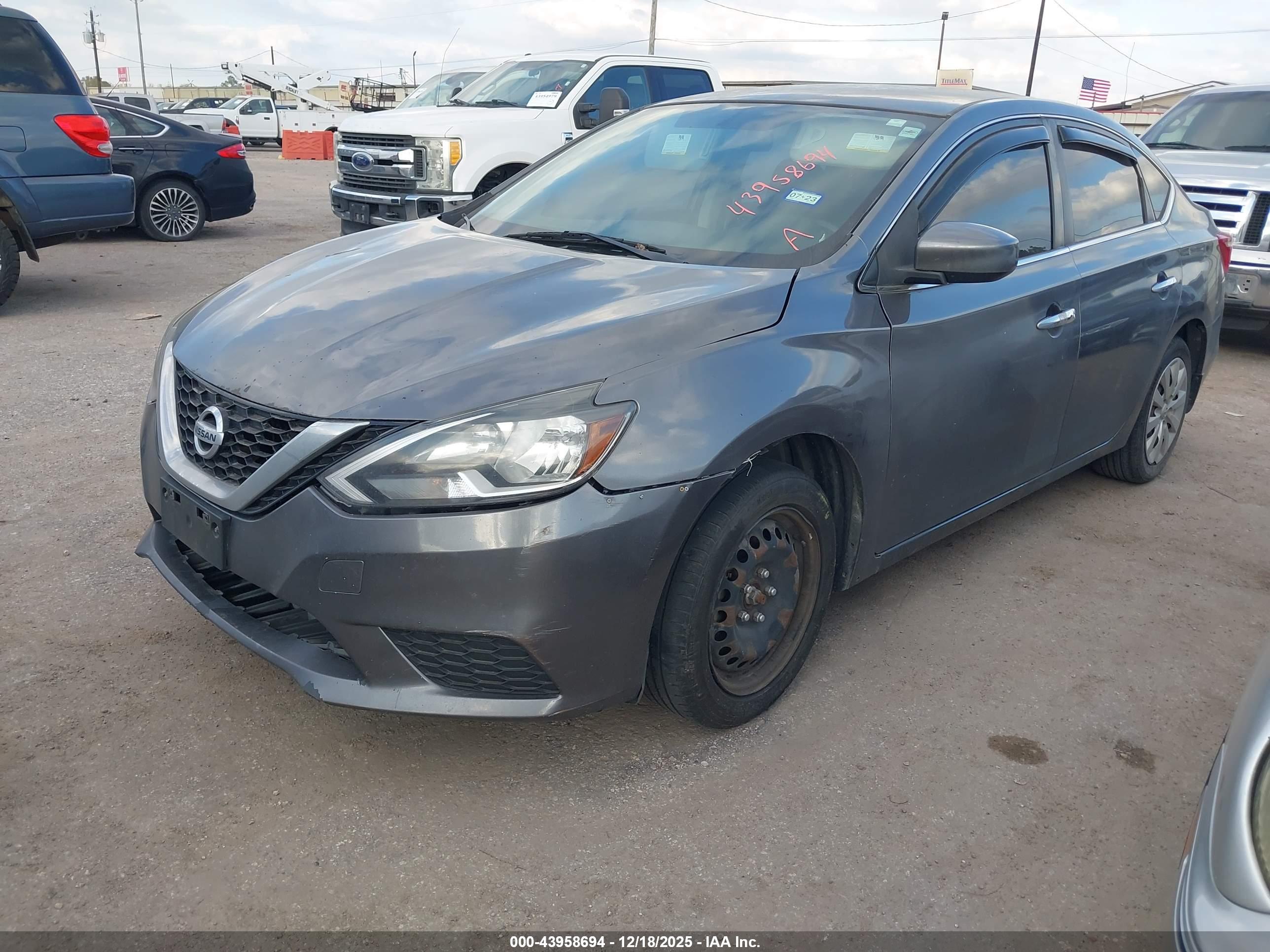 NISSAN SENTRA image 2