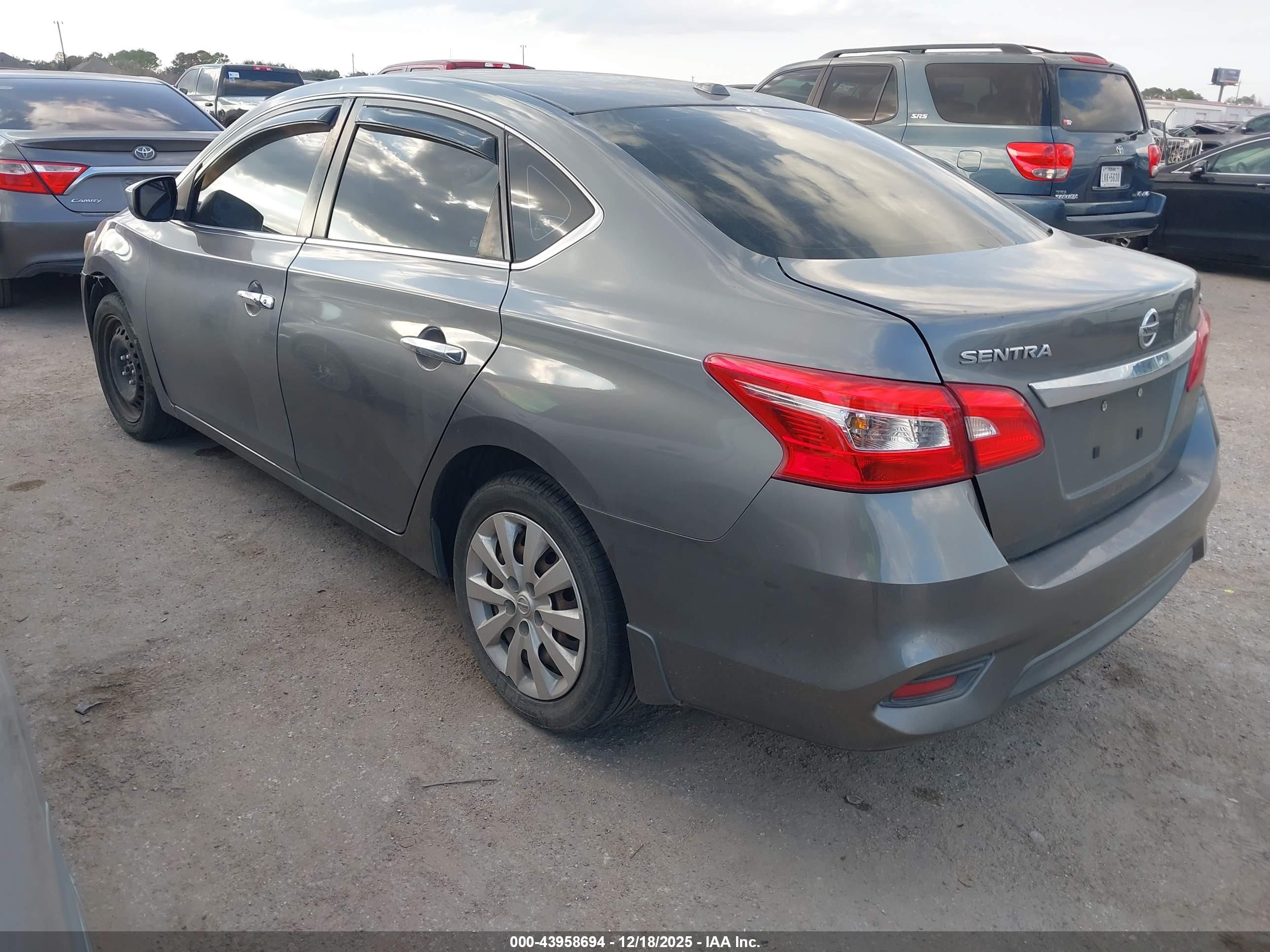 NISSAN SENTRA image 3