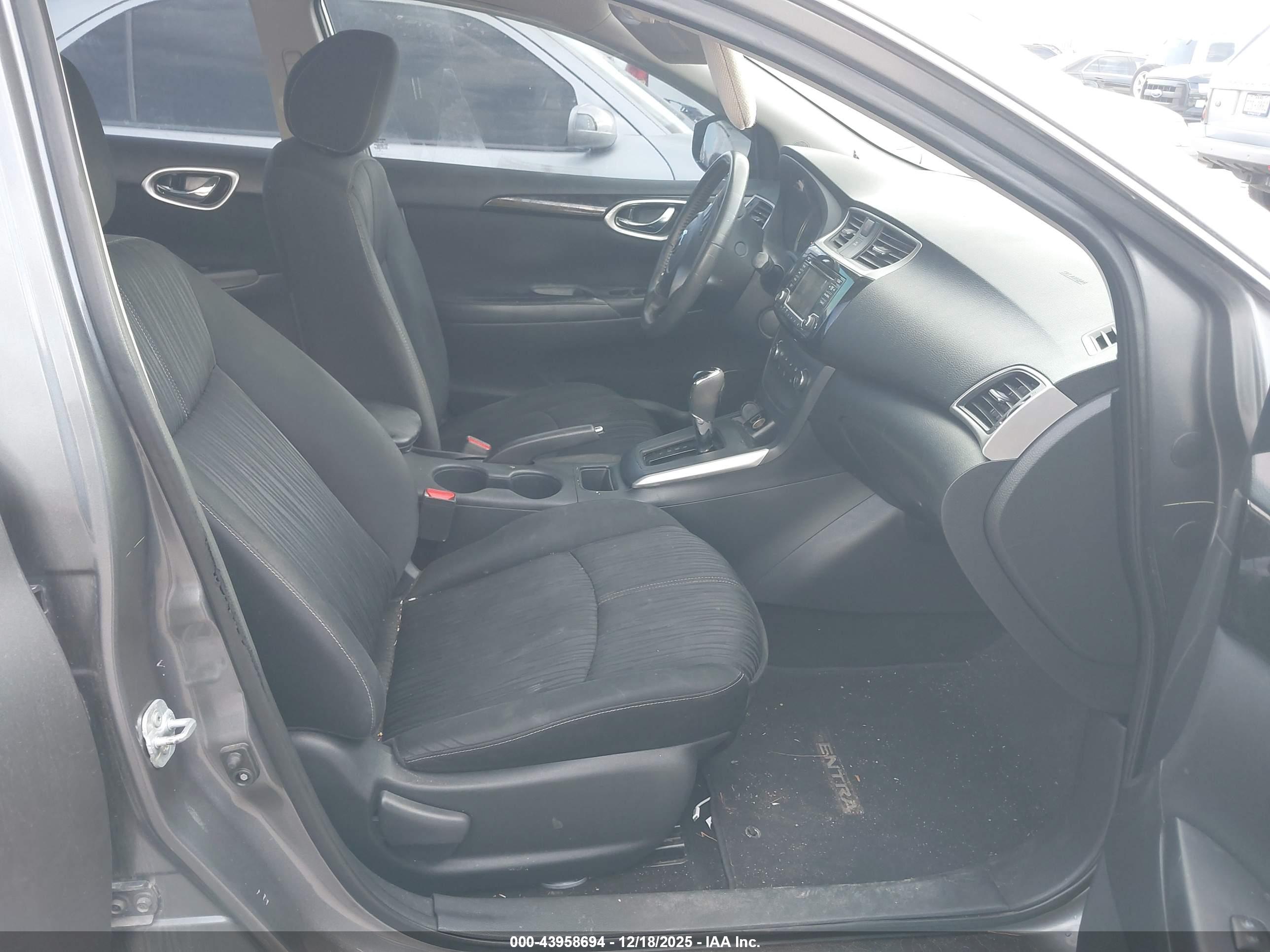NISSAN SENTRA image 5