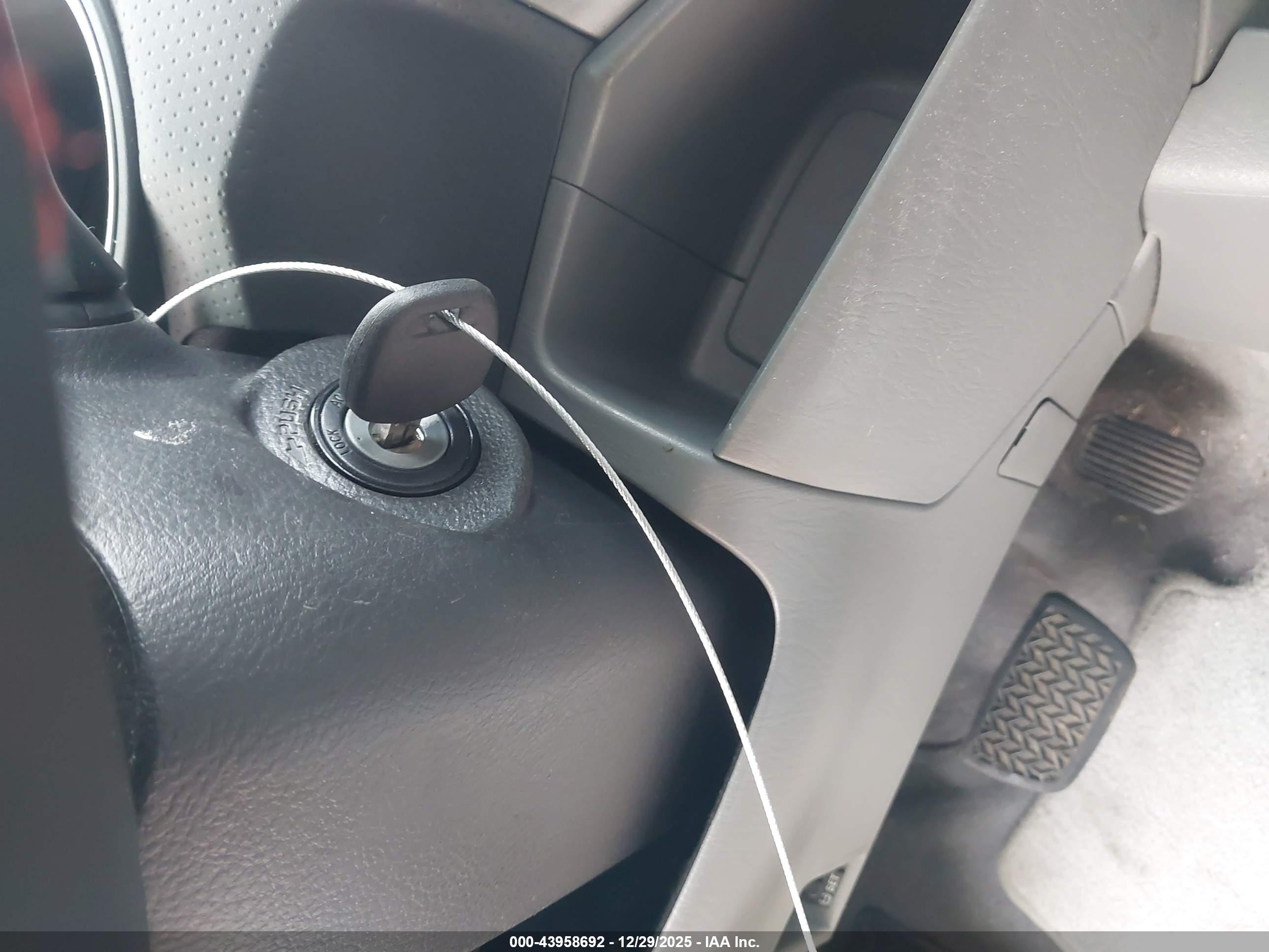 TOYOTA TACOMA image 11