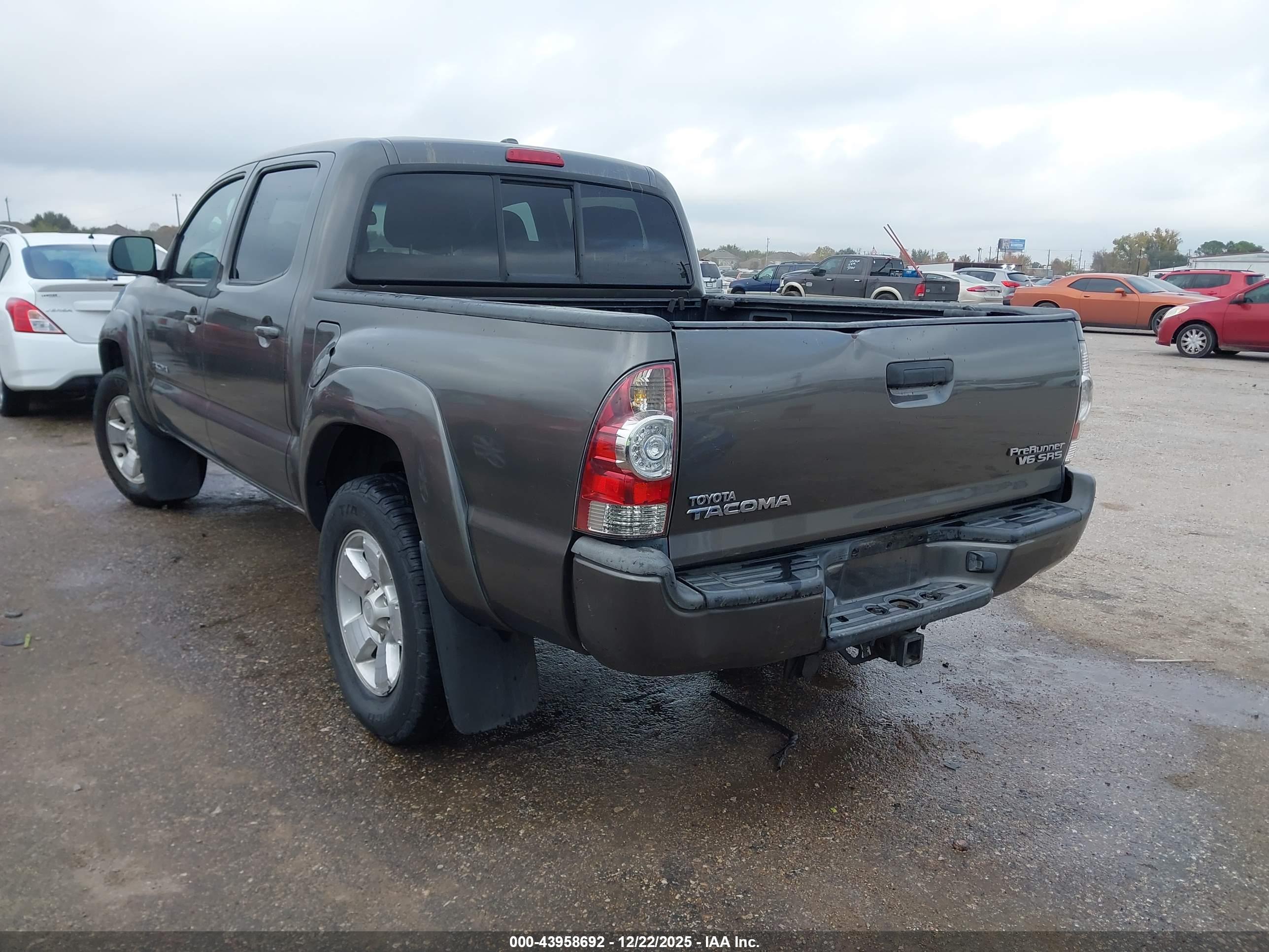 TOYOTA TACOMA image 3