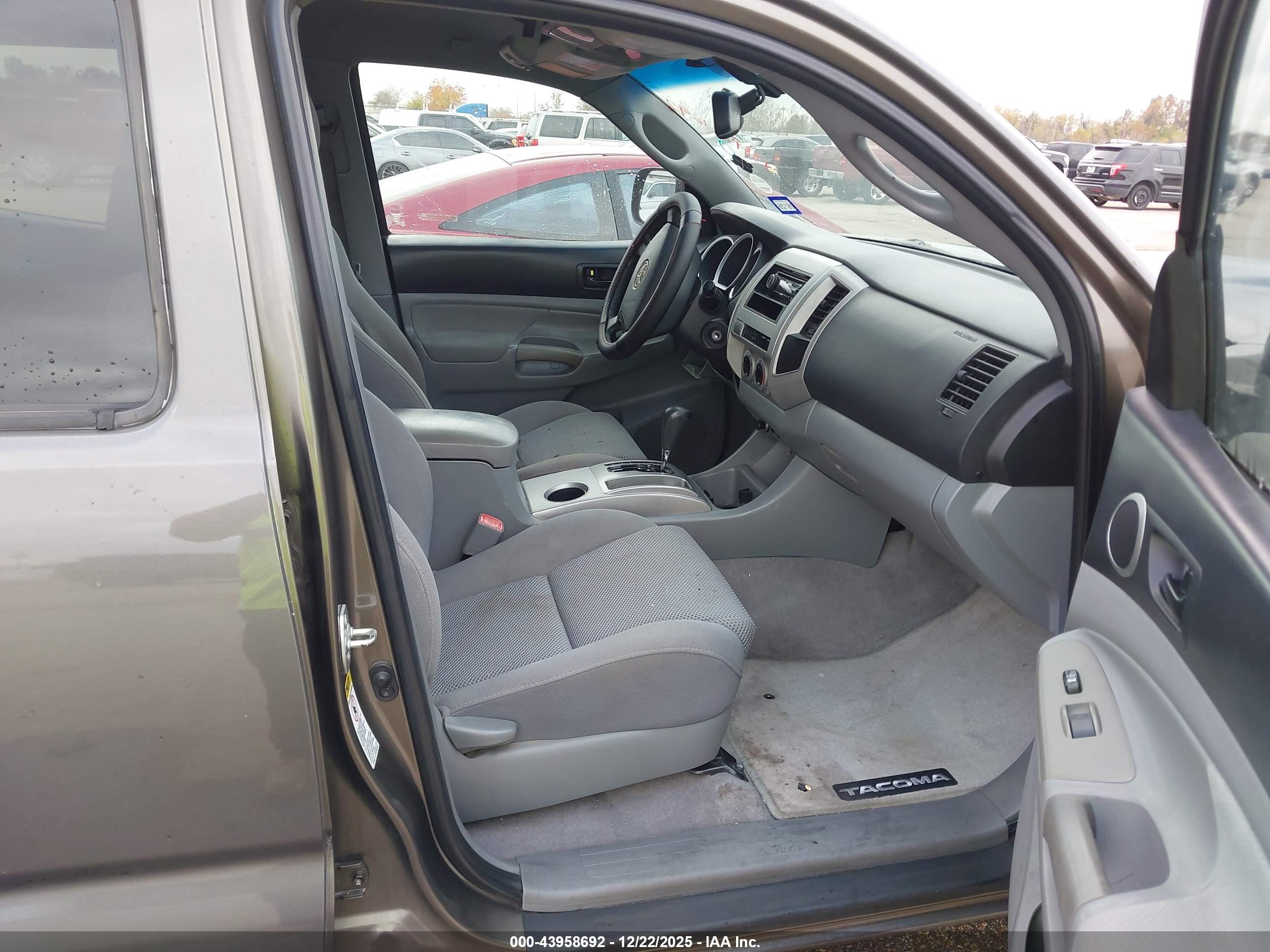 TOYOTA TACOMA image 5