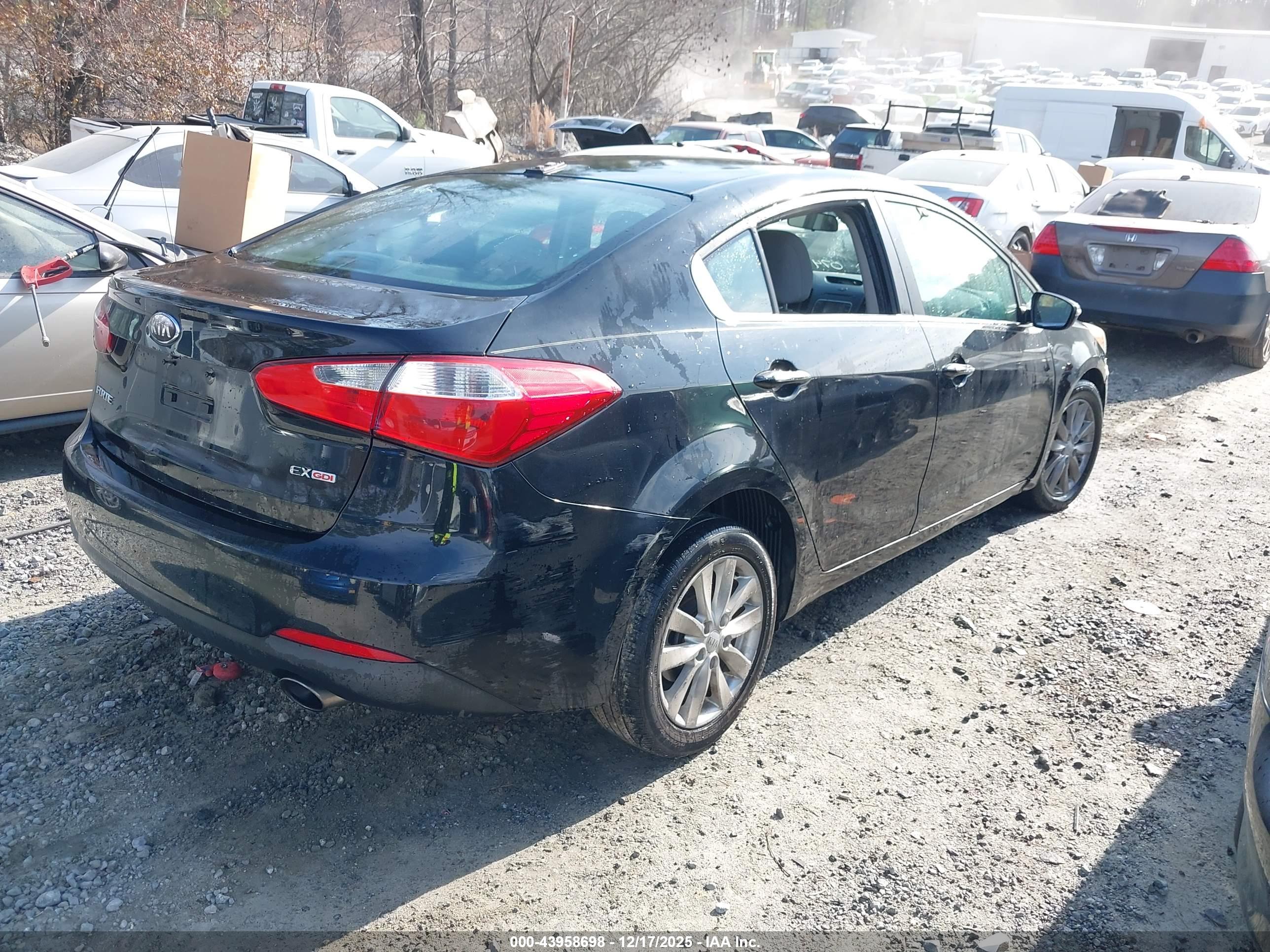KIA FORTE image 4