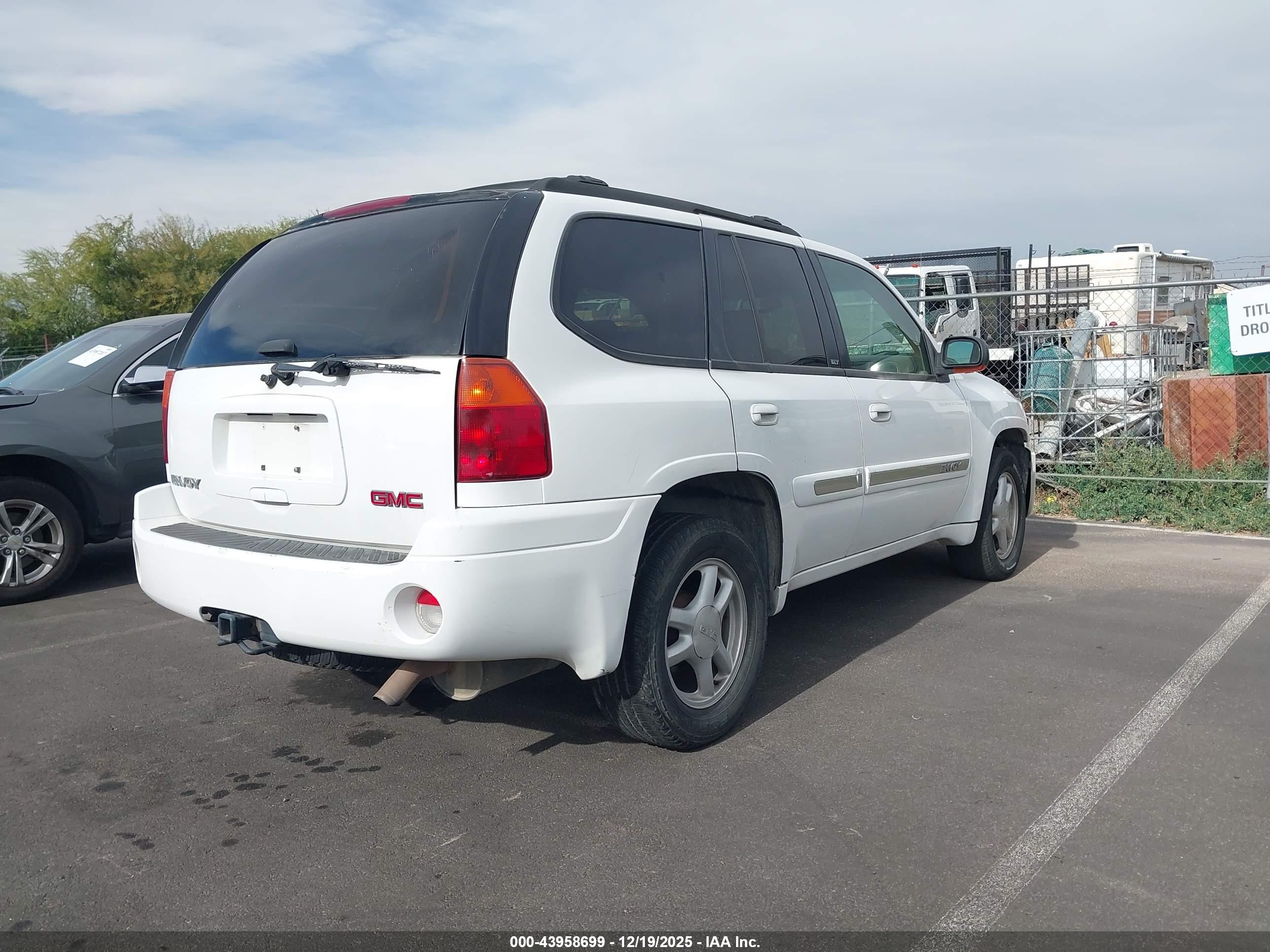 GMC ENVOY image 4