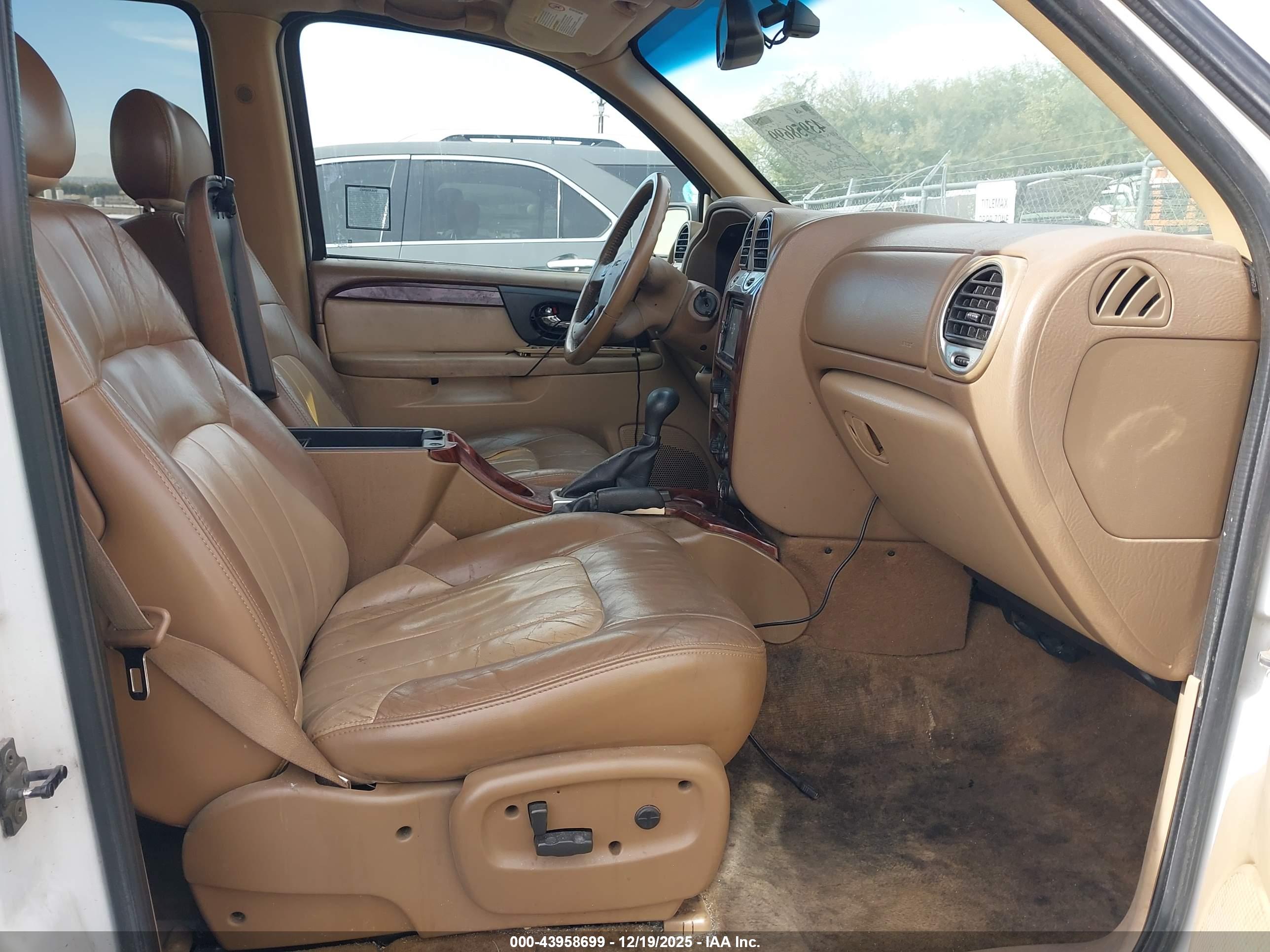GMC ENVOY image 5