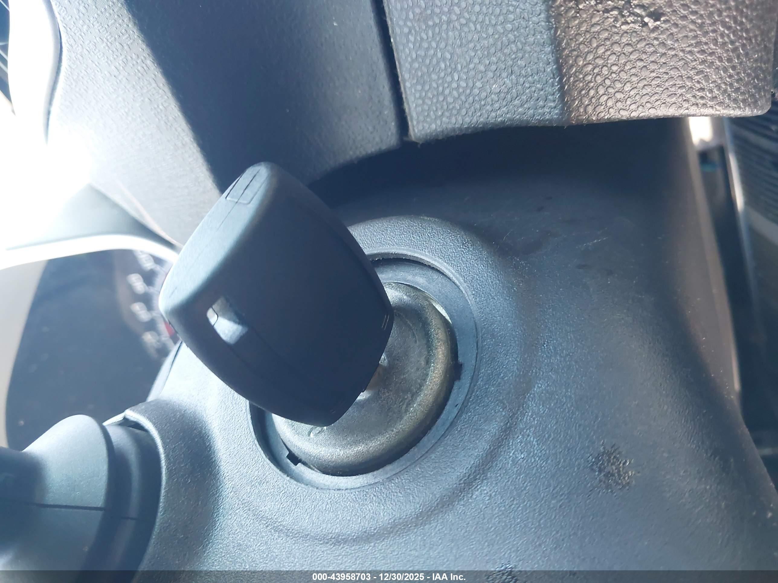FORD FIESTA image 11