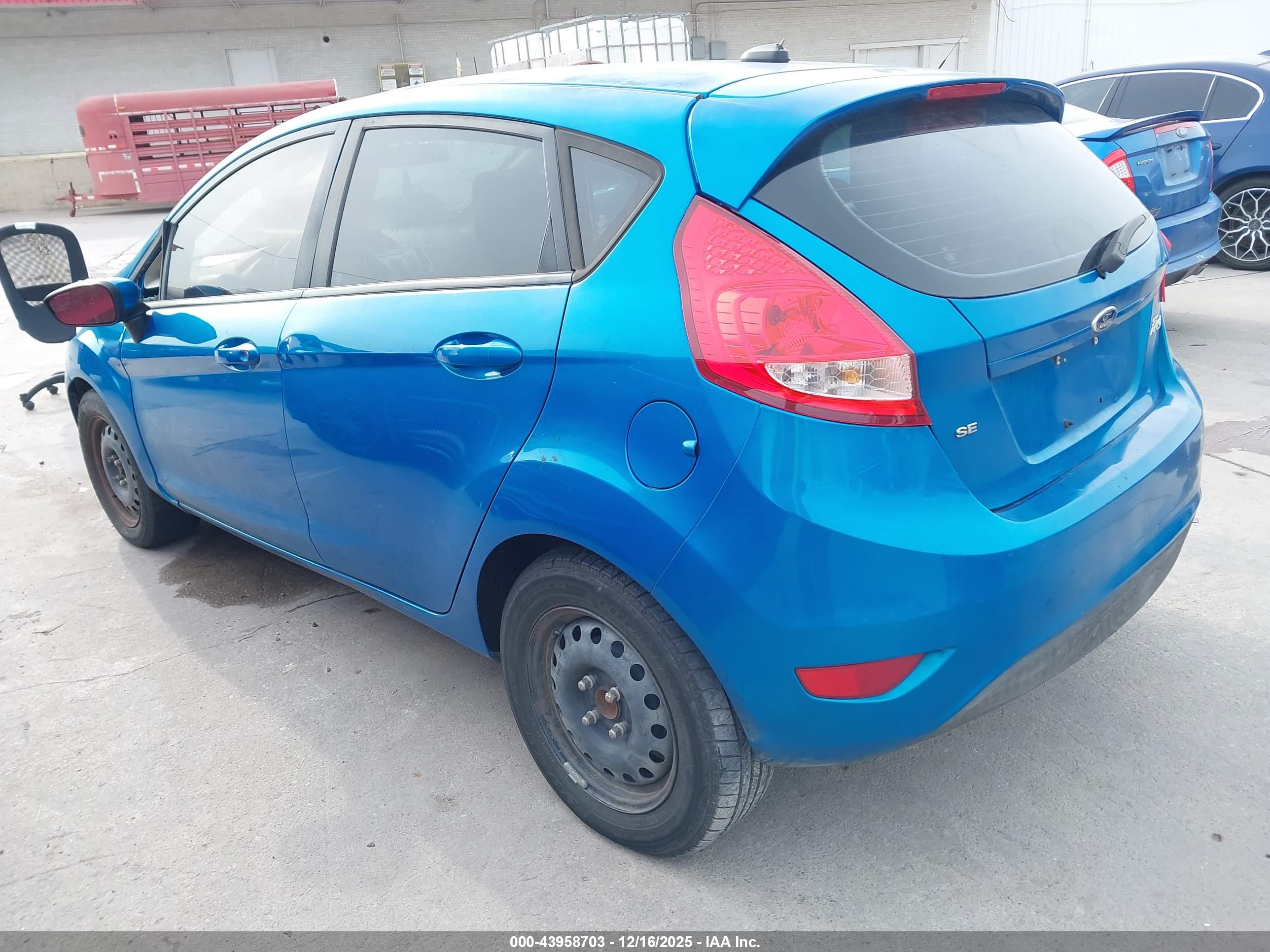 FORD FIESTA image 3
