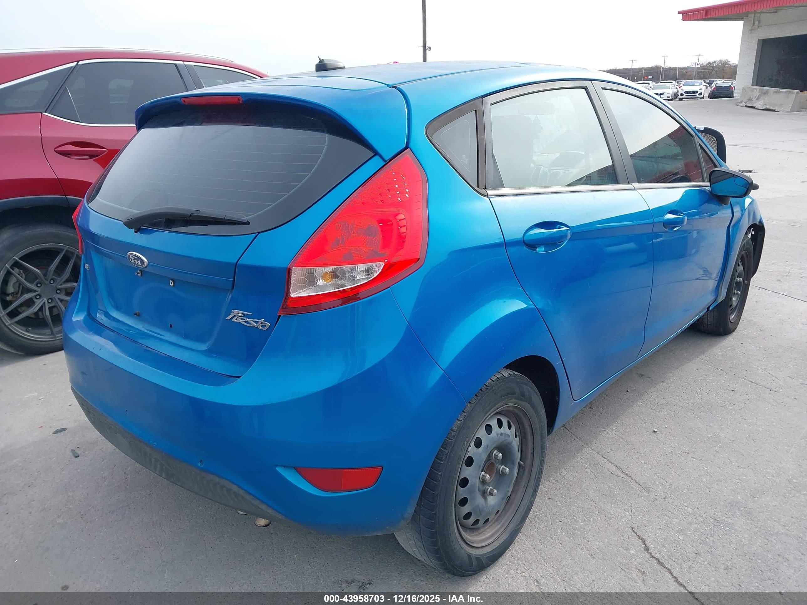 FORD FIESTA image 4