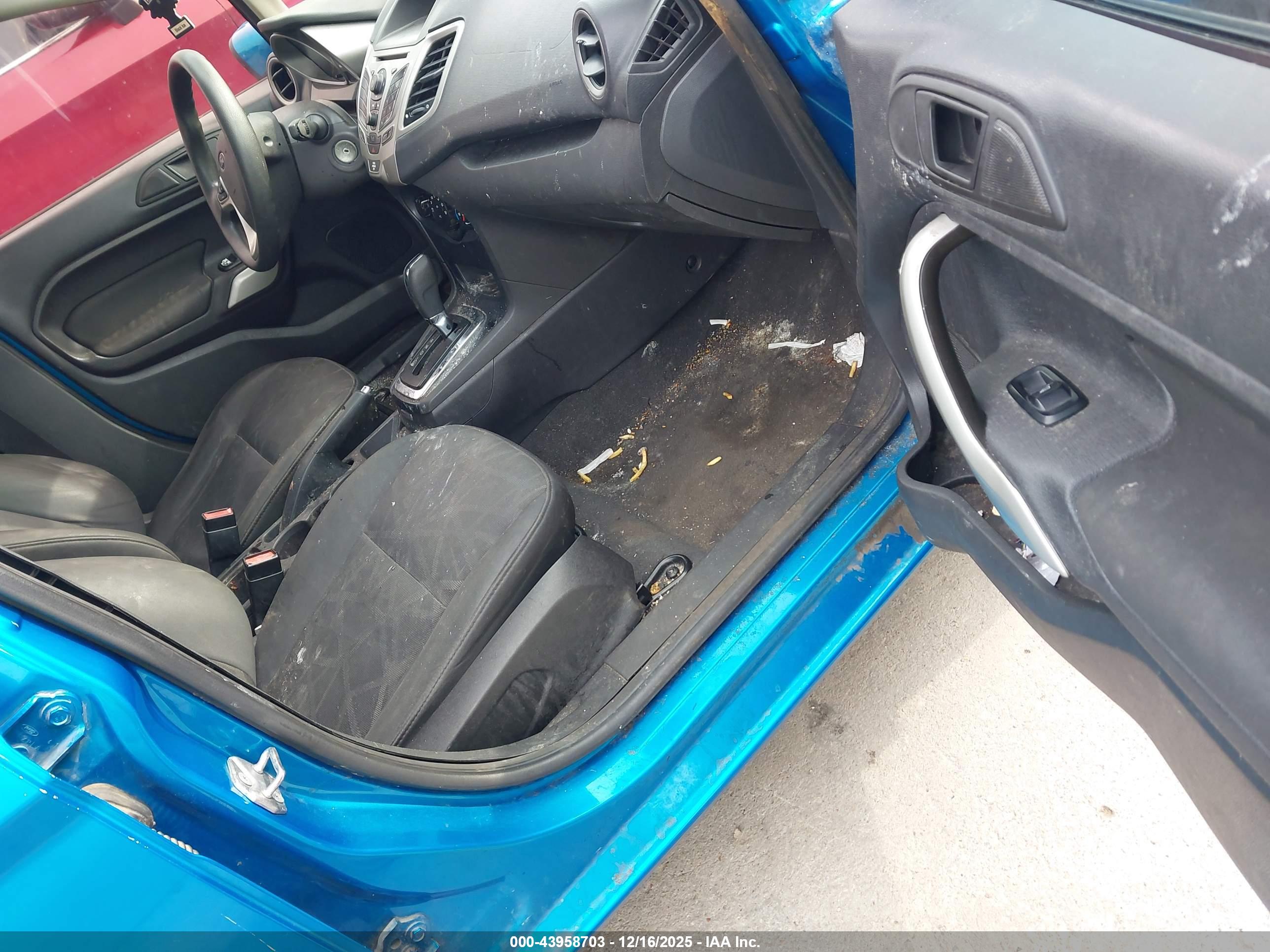 FORD FIESTA image 5