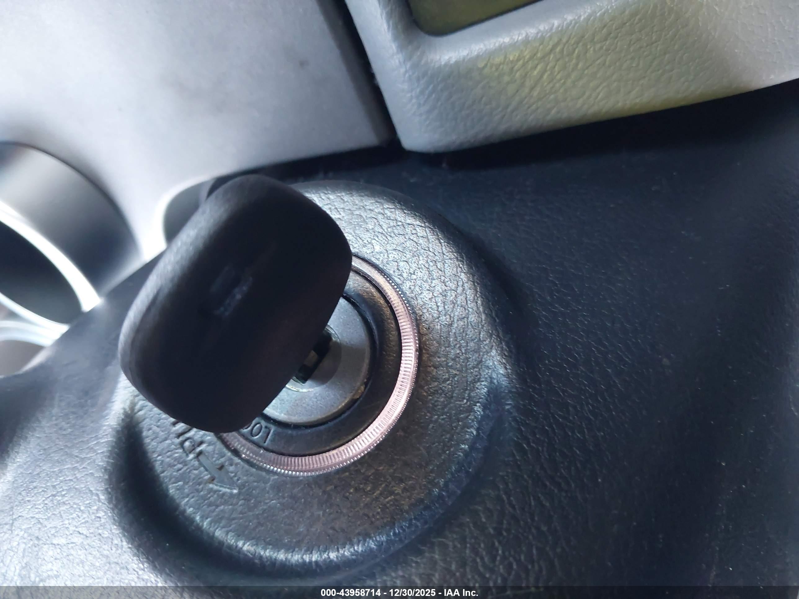 TOYOTA SEQUOIA image 11