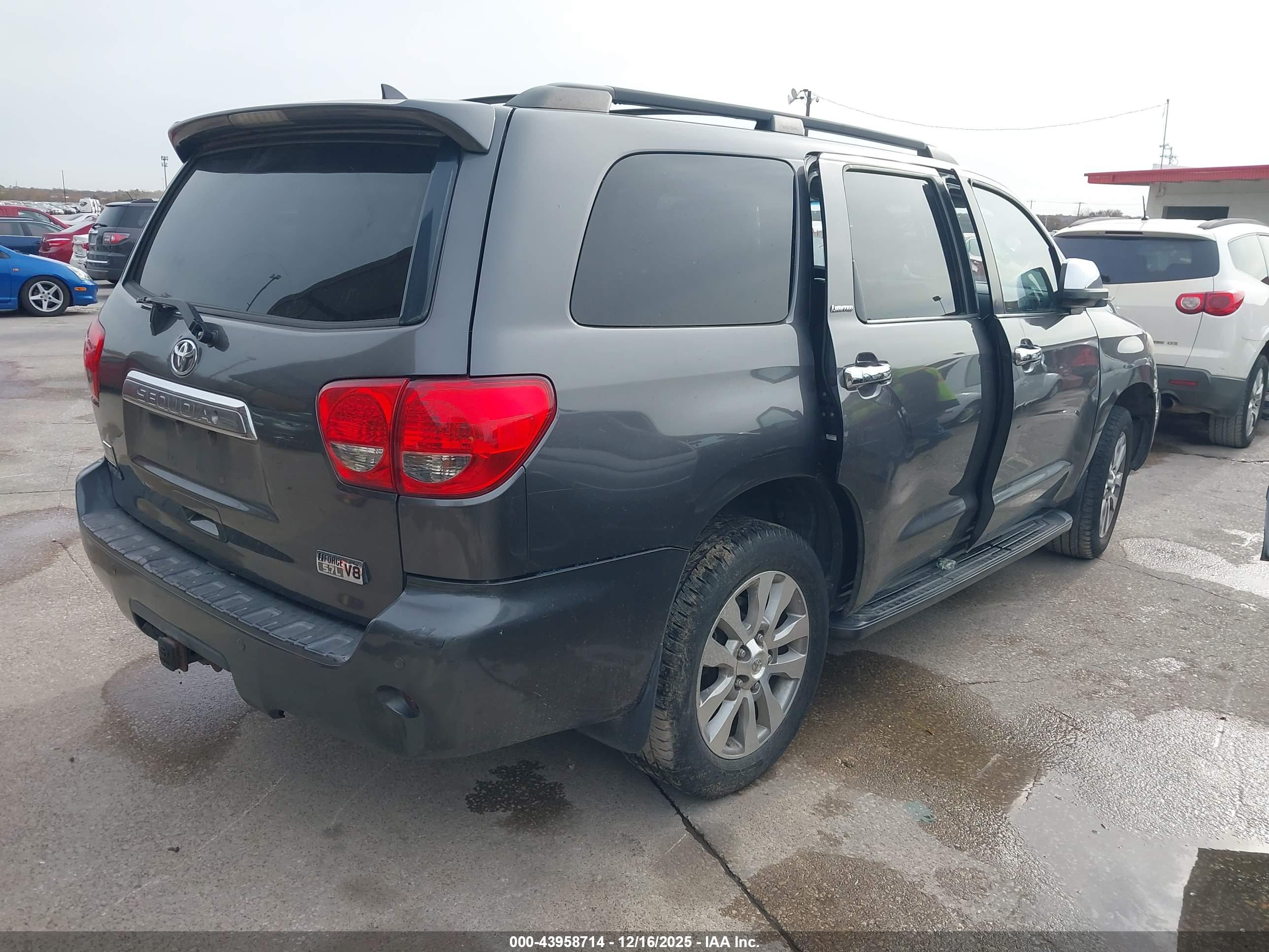 TOYOTA SEQUOIA image 4