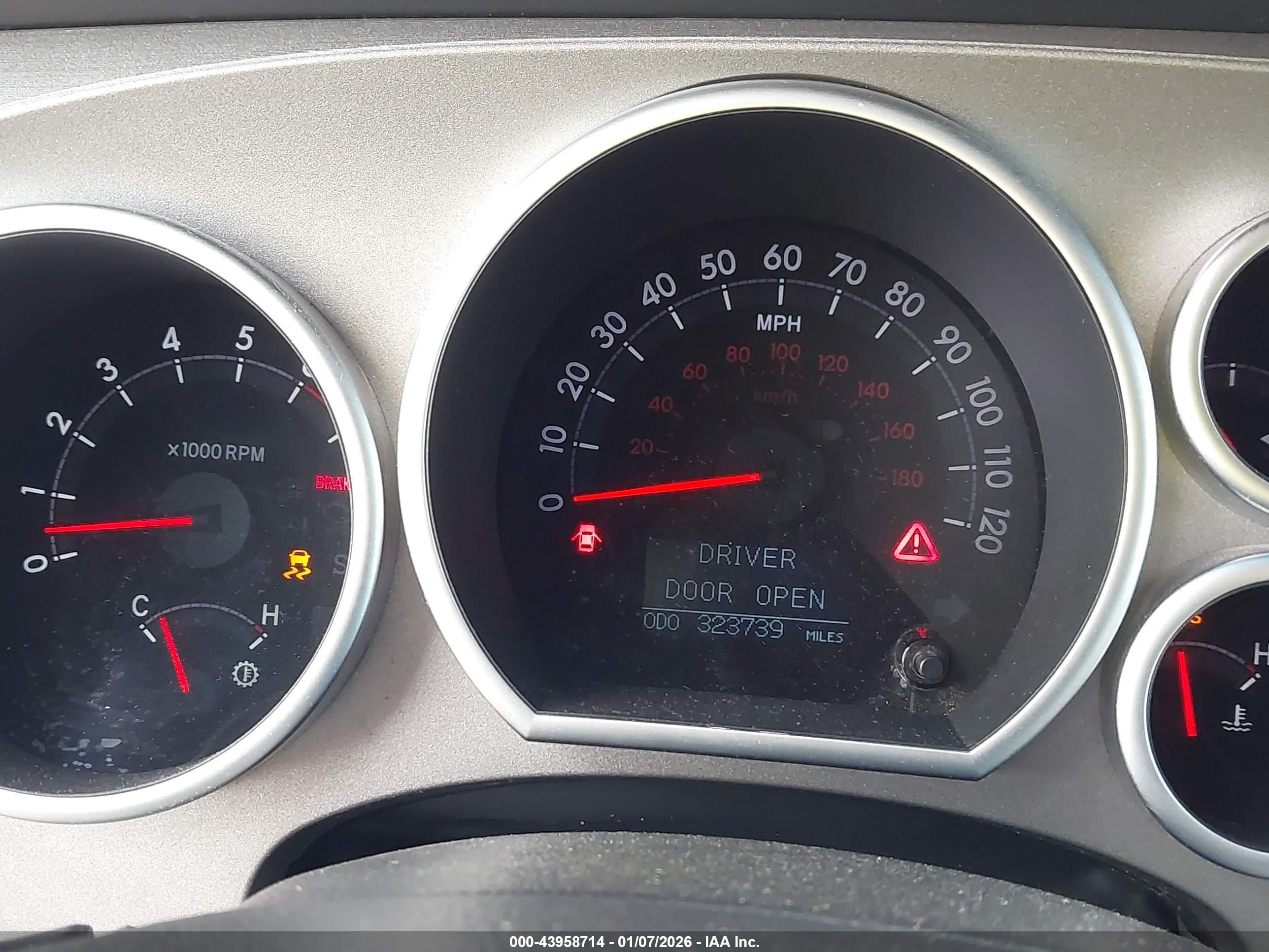 TOYOTA SEQUOIA image 7
