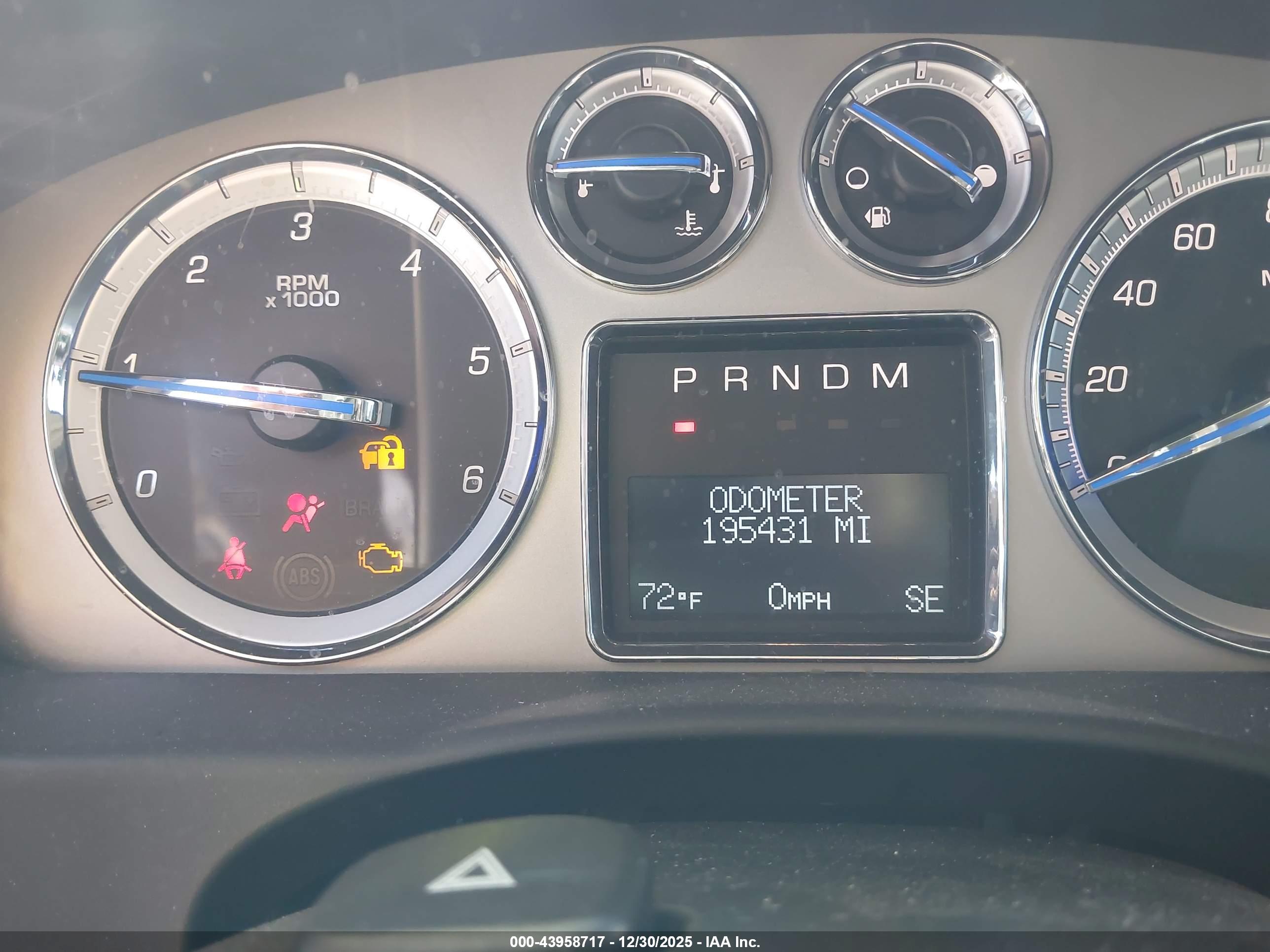 CADILLAC ESCALADE image 7