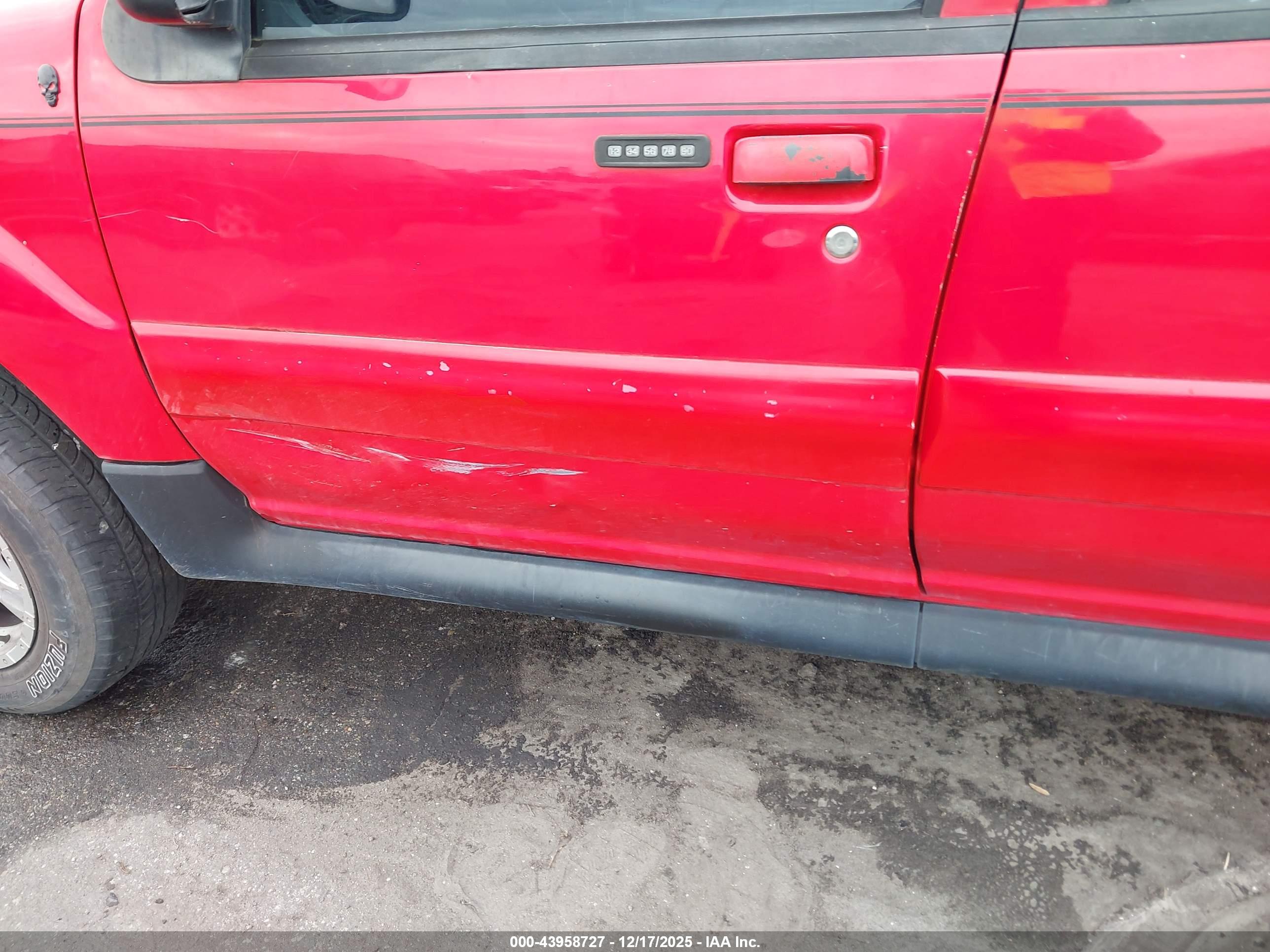 FORD EXPLORER image 6