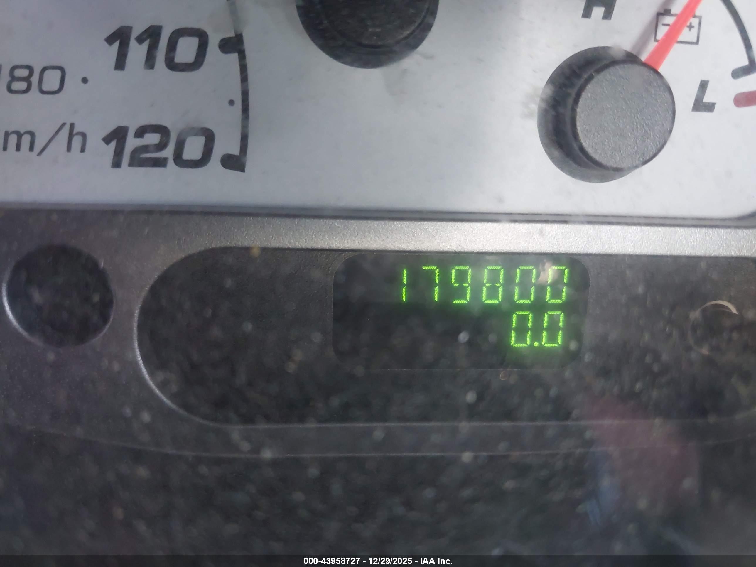 FORD EXPLORER image 7