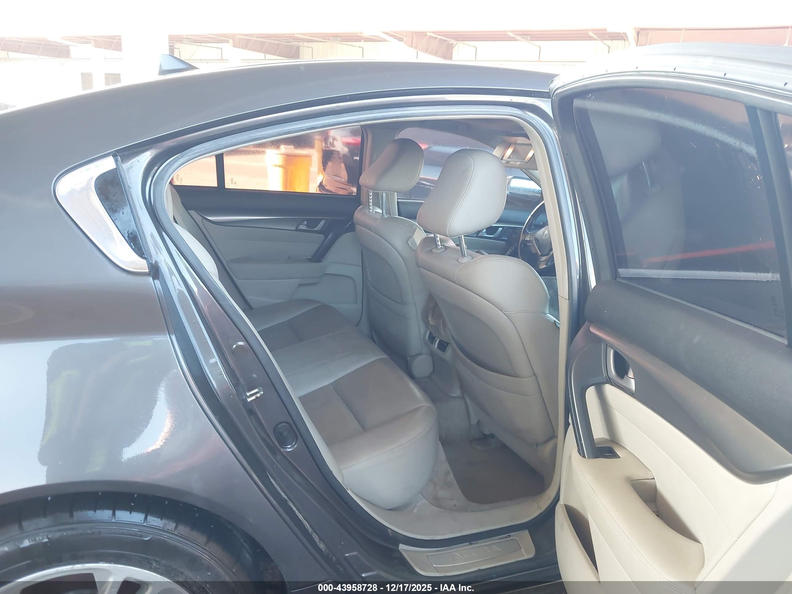 ACURA TL image 8