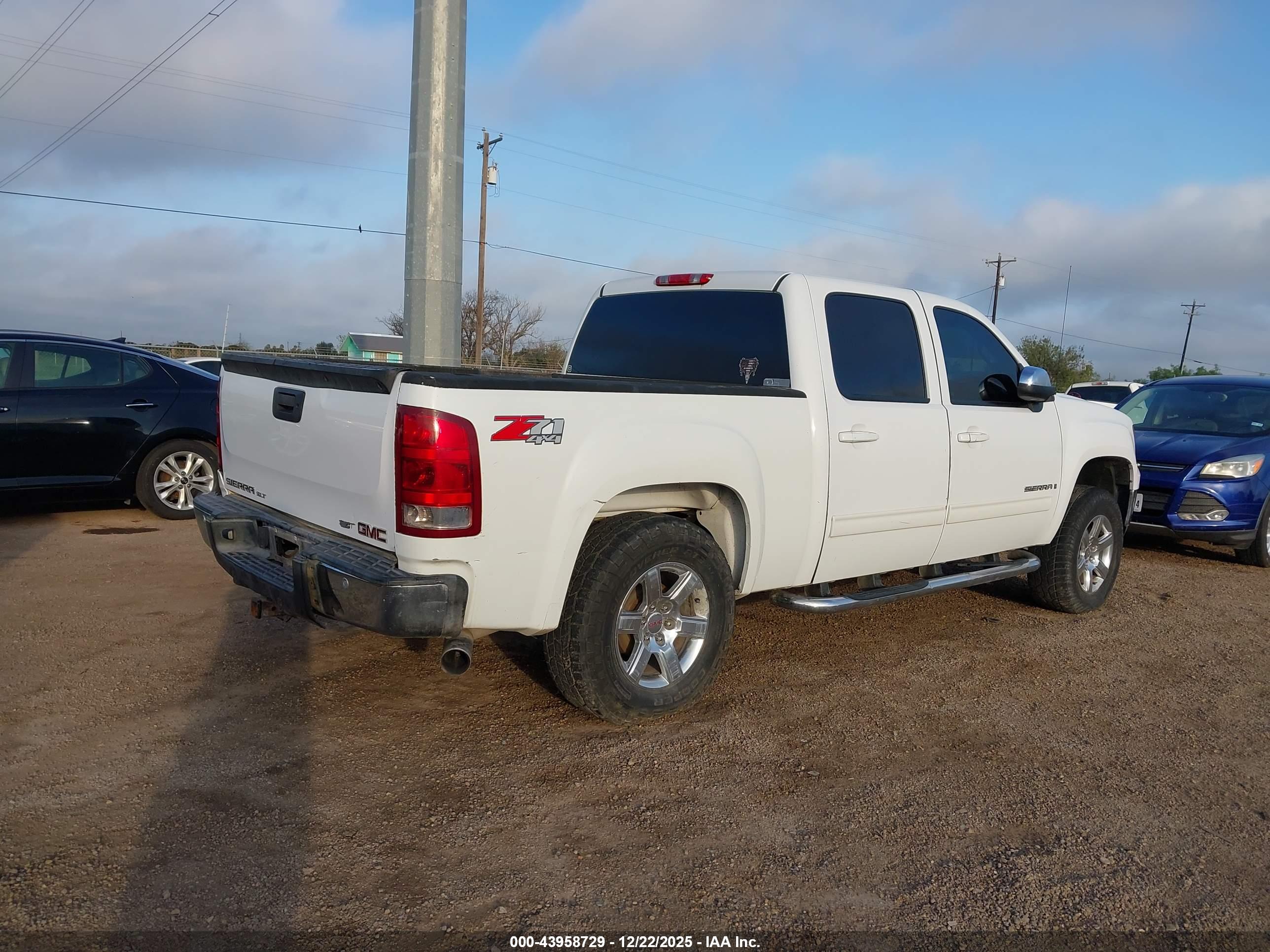 GMC SIERRA image 4