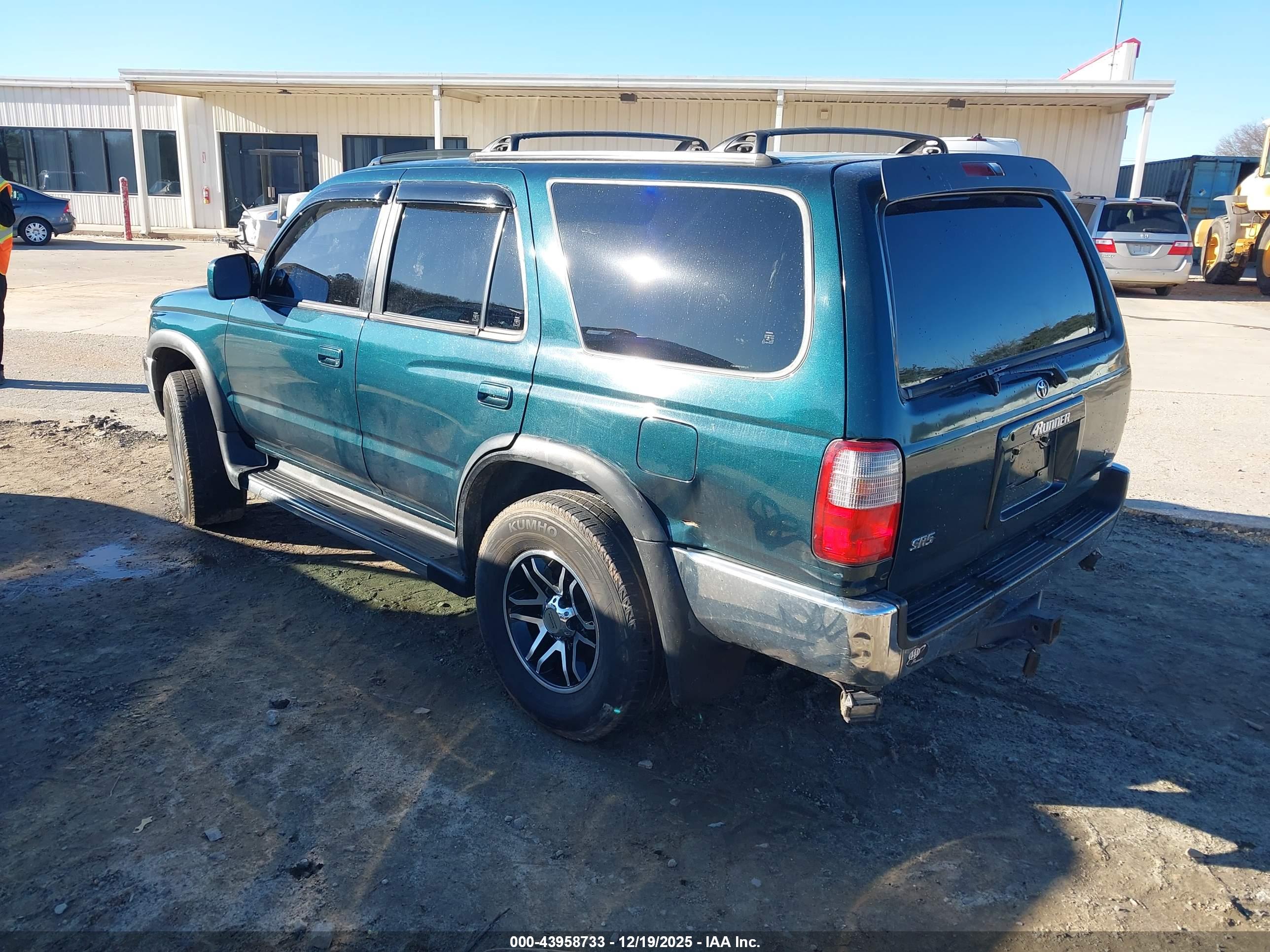 TOYOTA 4RUNNER image 3