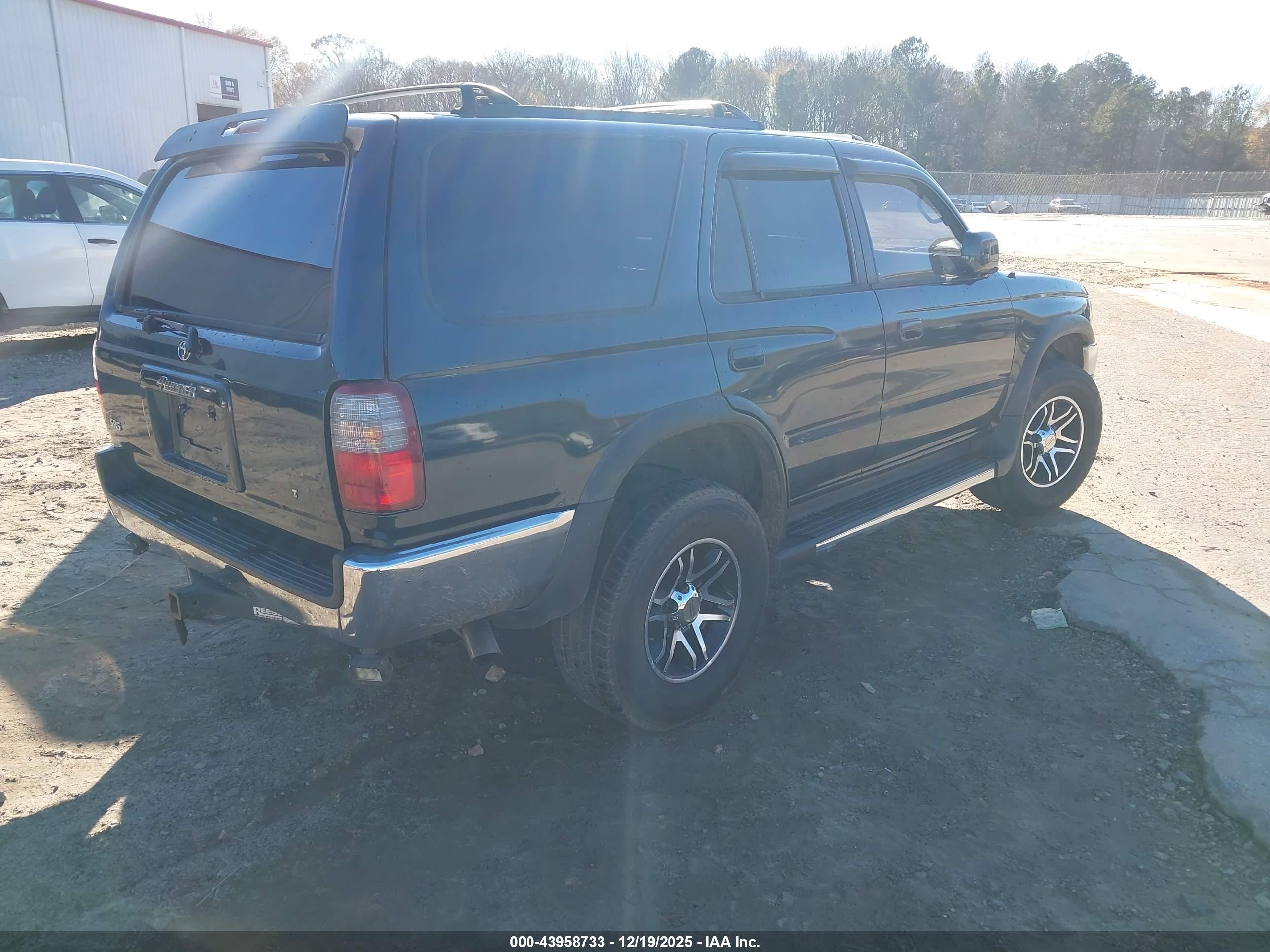 TOYOTA 4RUNNER image 4