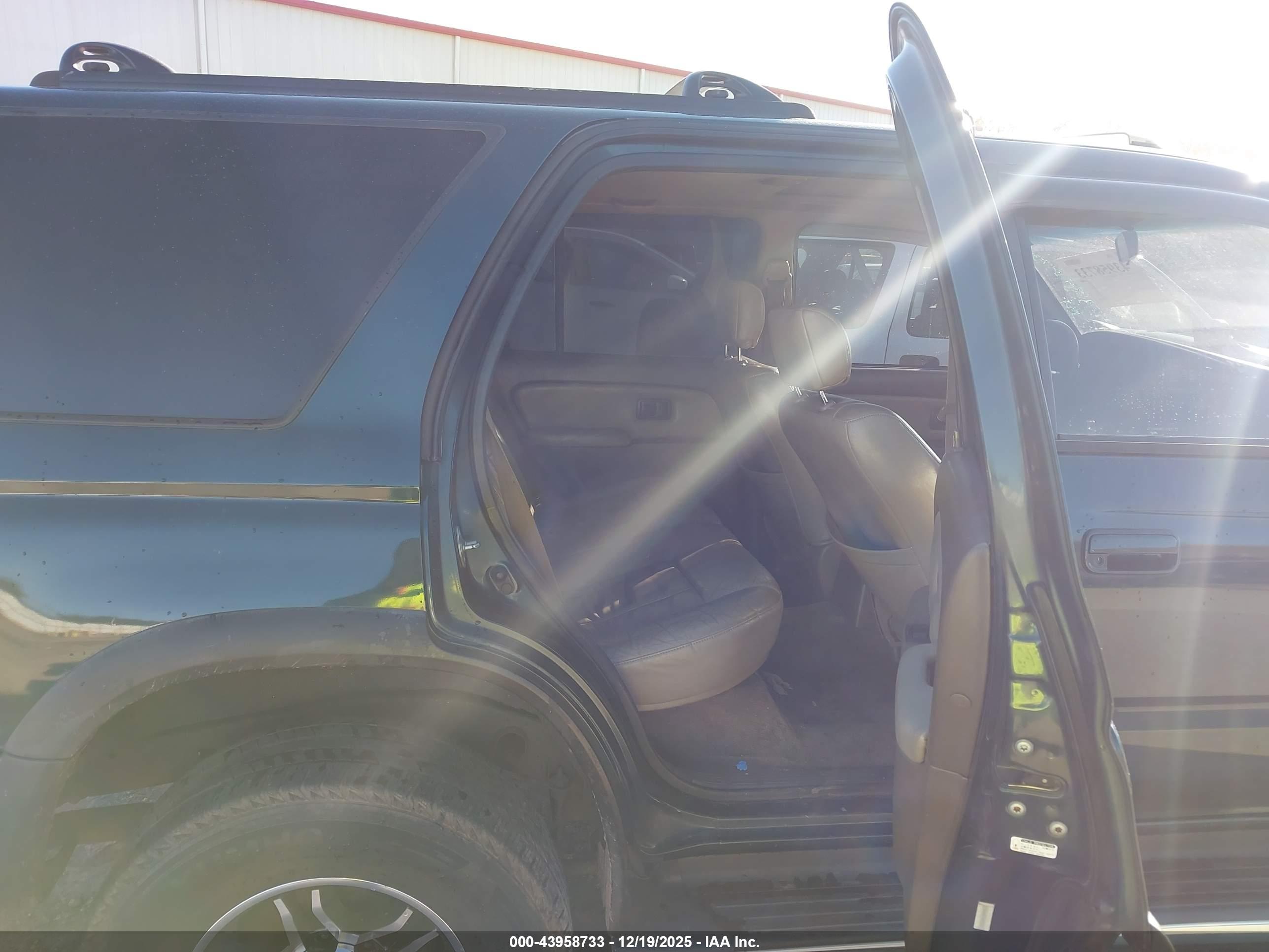 TOYOTA 4RUNNER image 8