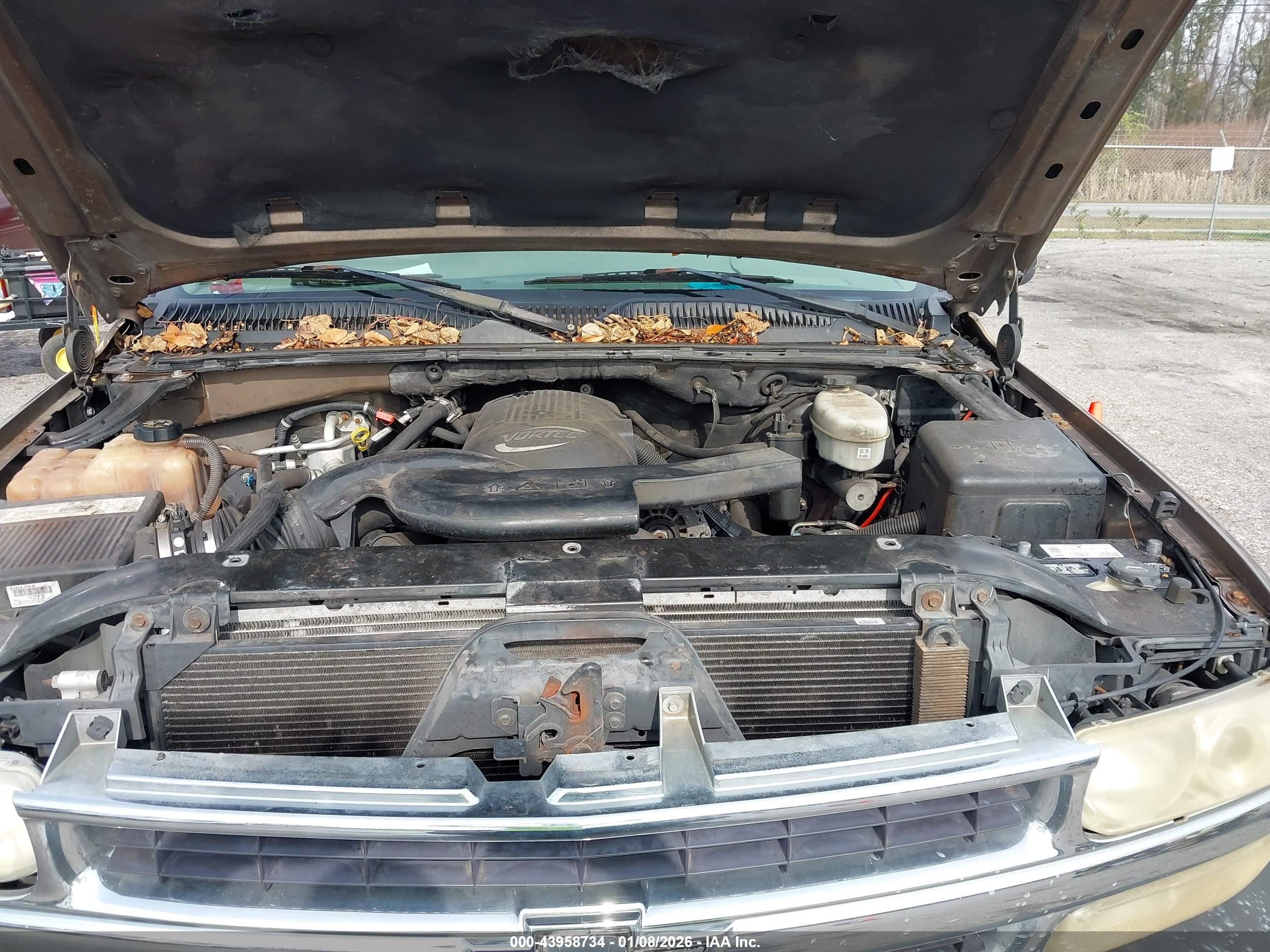 CHEVROLET TAHOE image 10