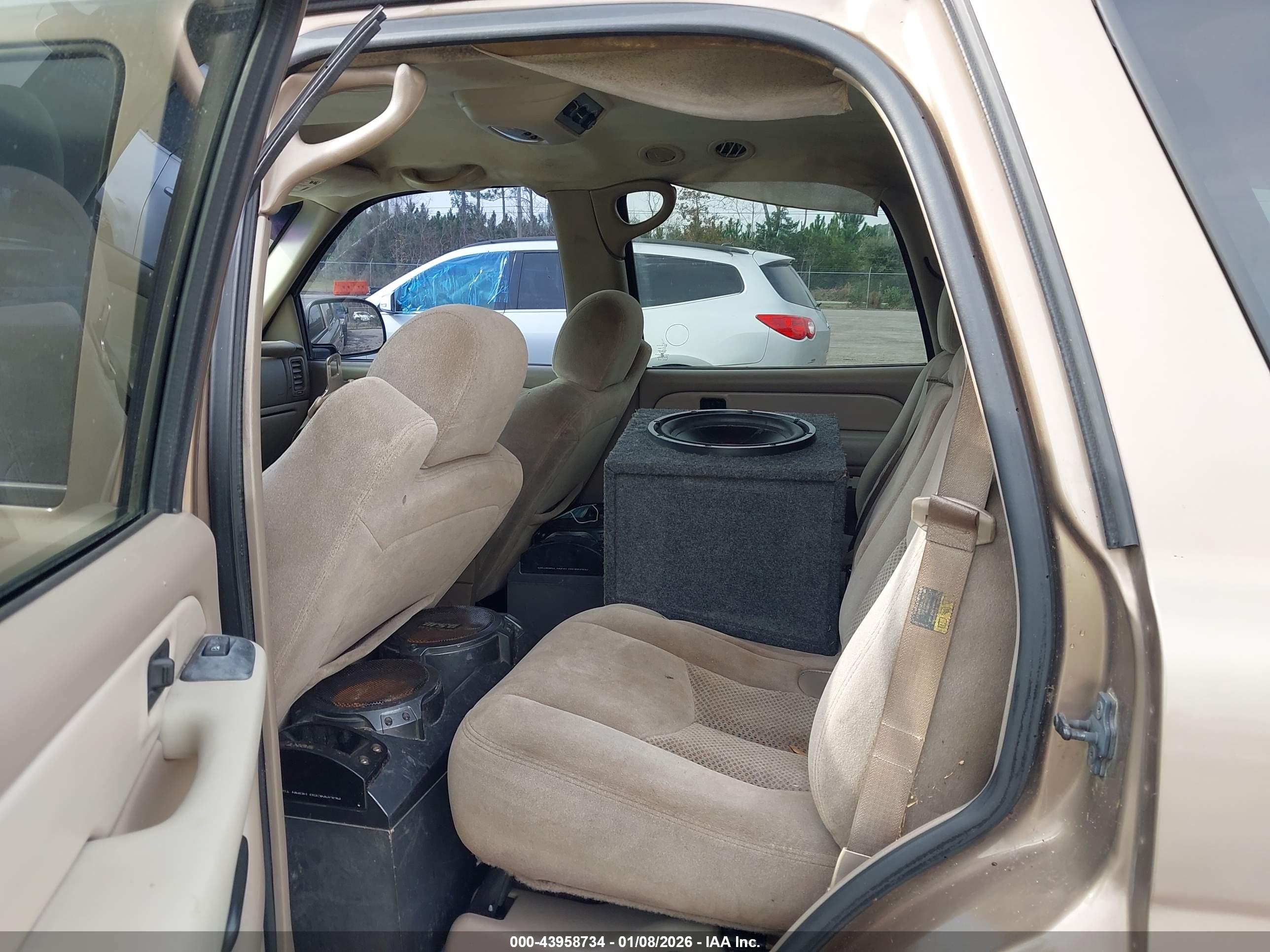 CHEVROLET TAHOE image 8