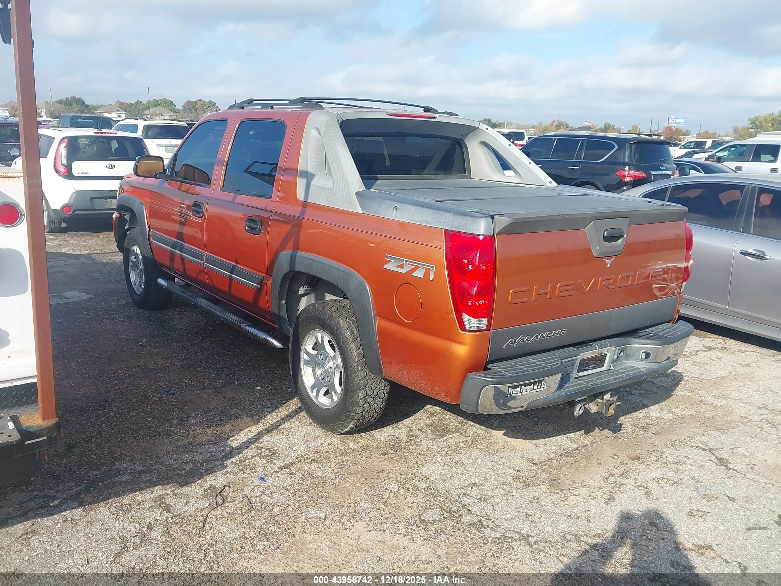 CHEVROLET AVALANCHE image 3
