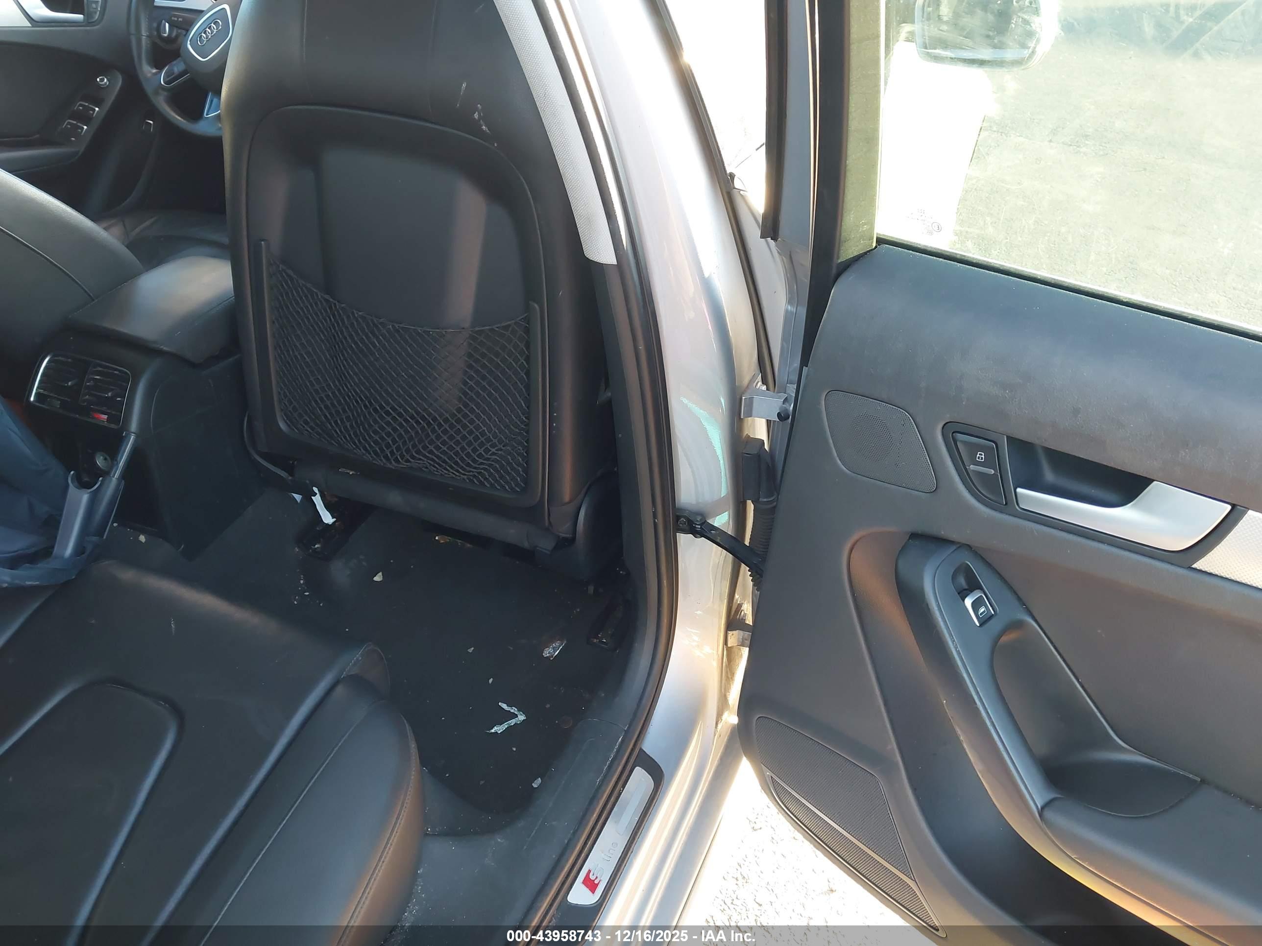 AUDI A4 image 8