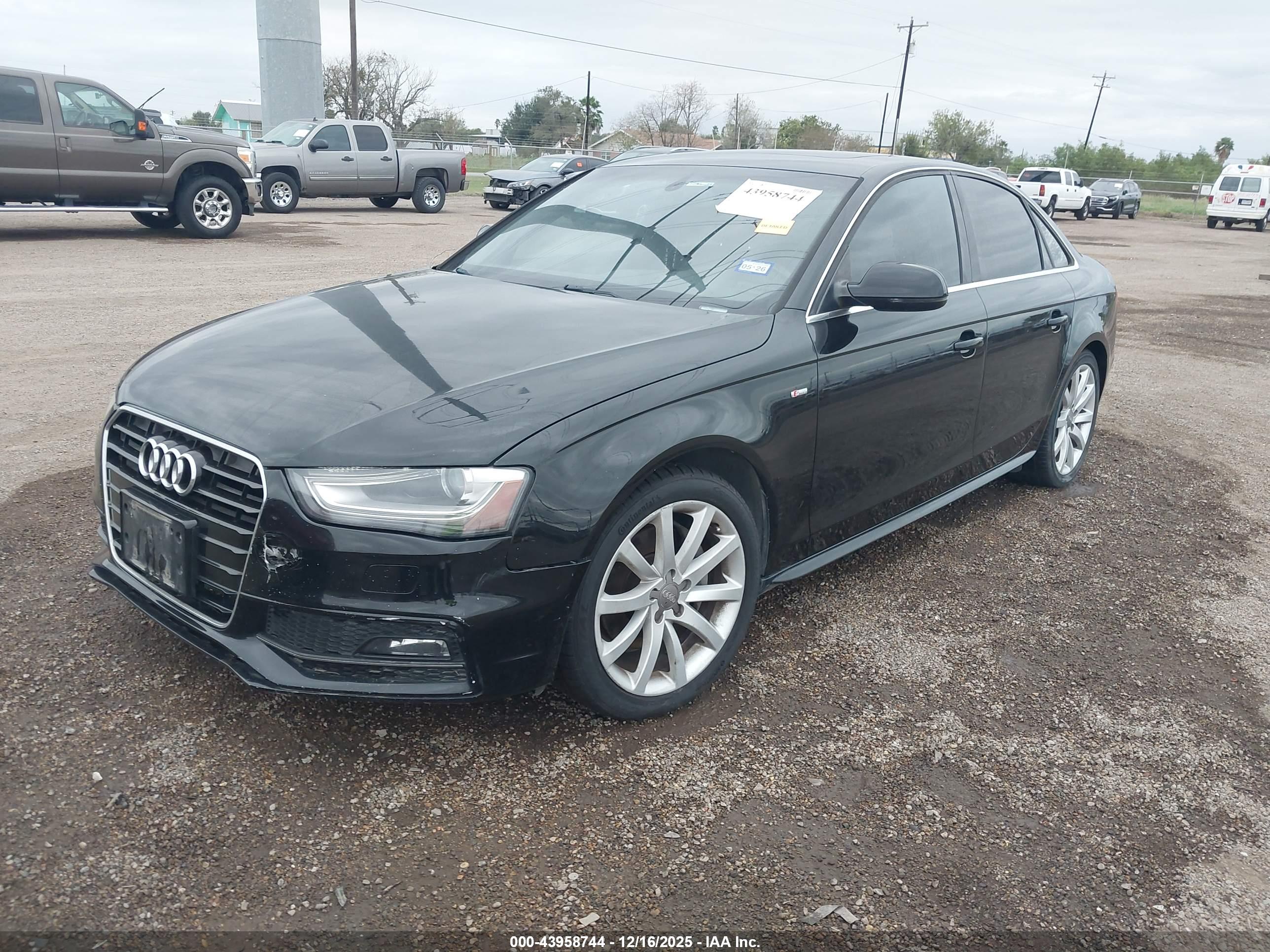 AUDI A4 image 2