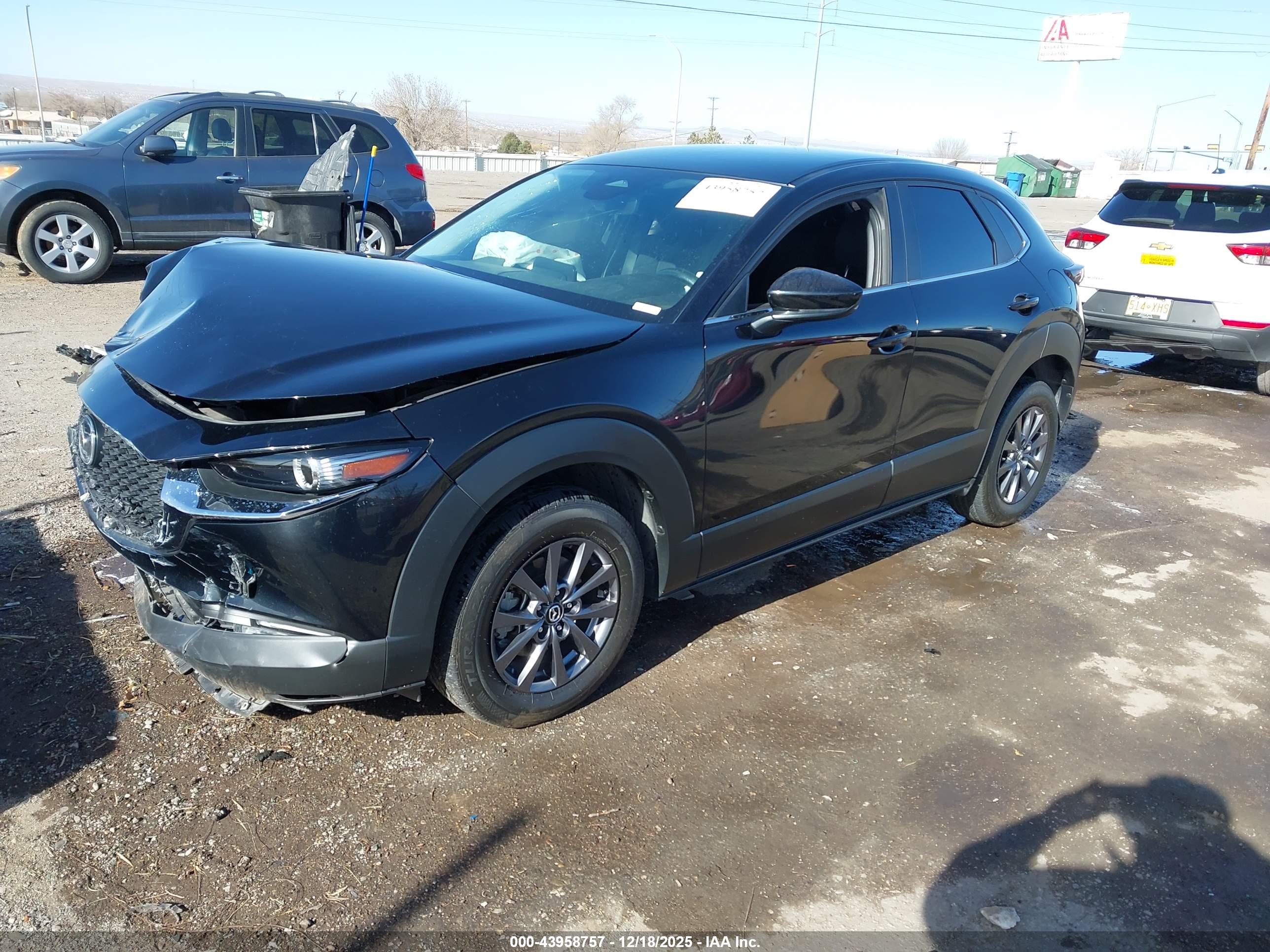 MAZDA CX-30 image 2