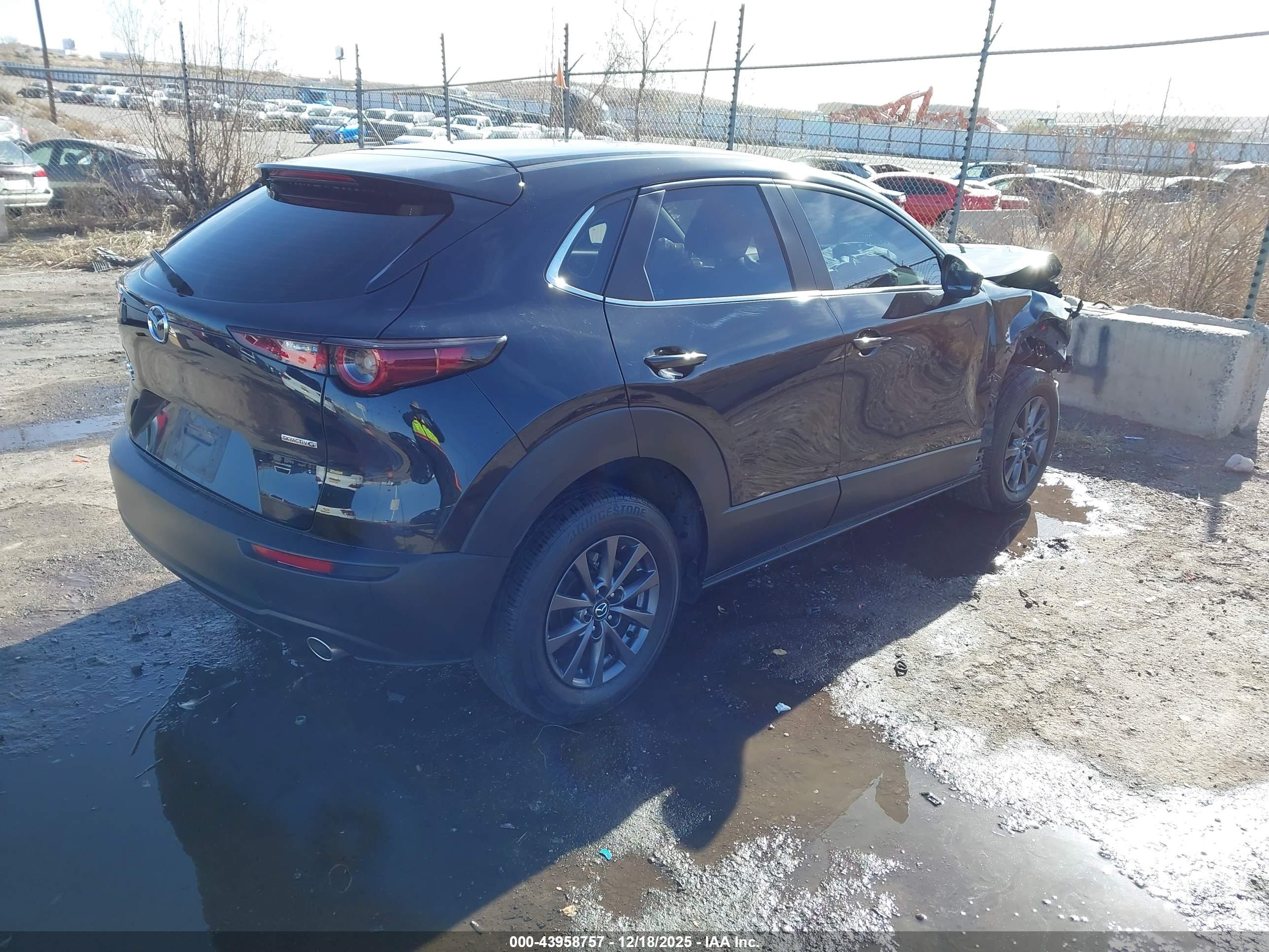 MAZDA CX-30 image 4
