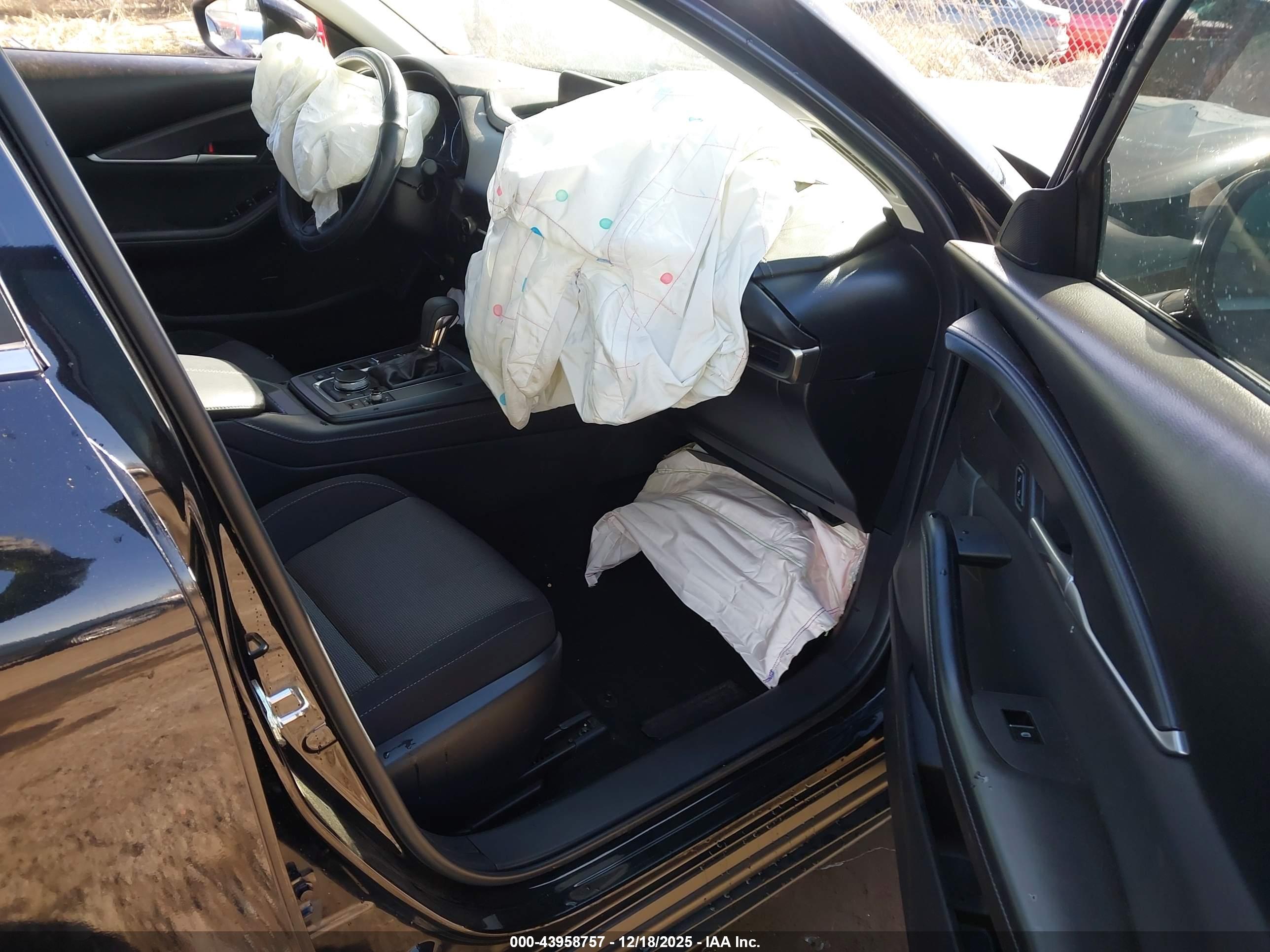 MAZDA CX-30 image 5