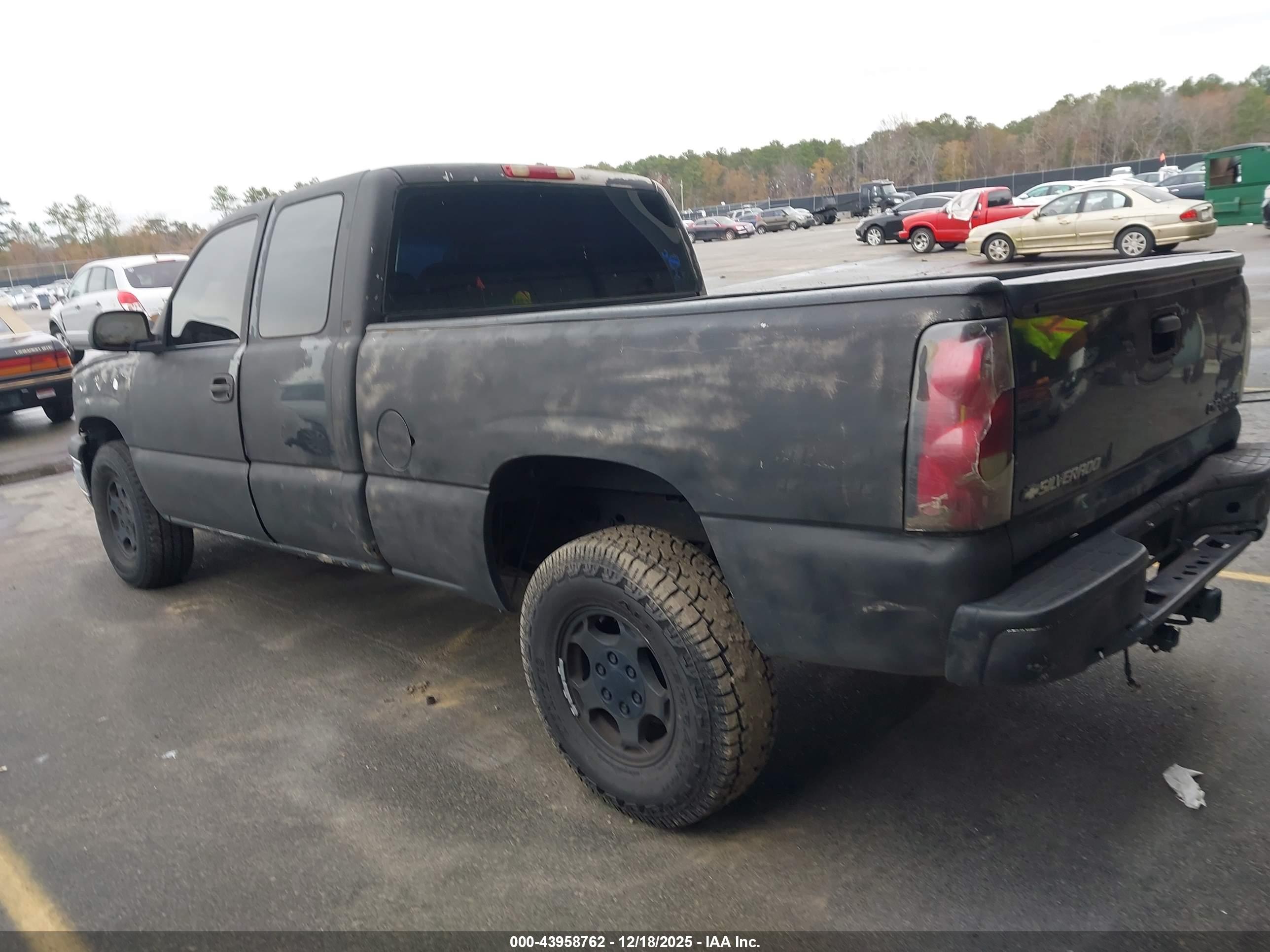 CHEVROLET SILVERADO image 3