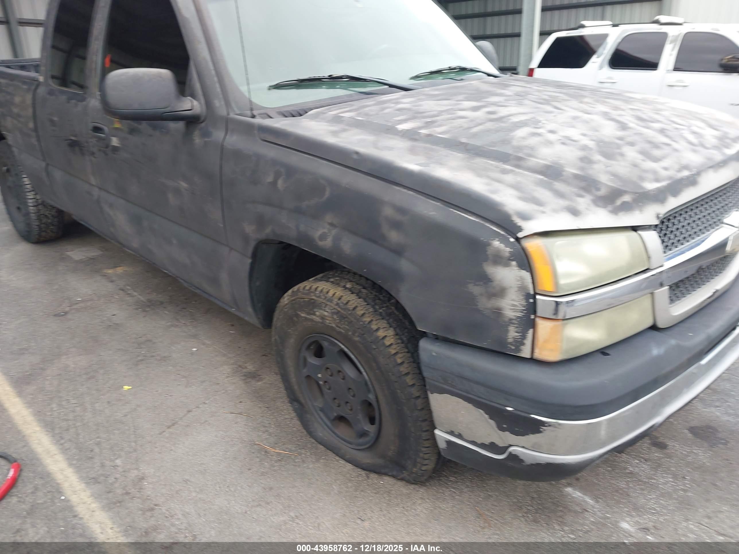 CHEVROLET SILVERADO image 6