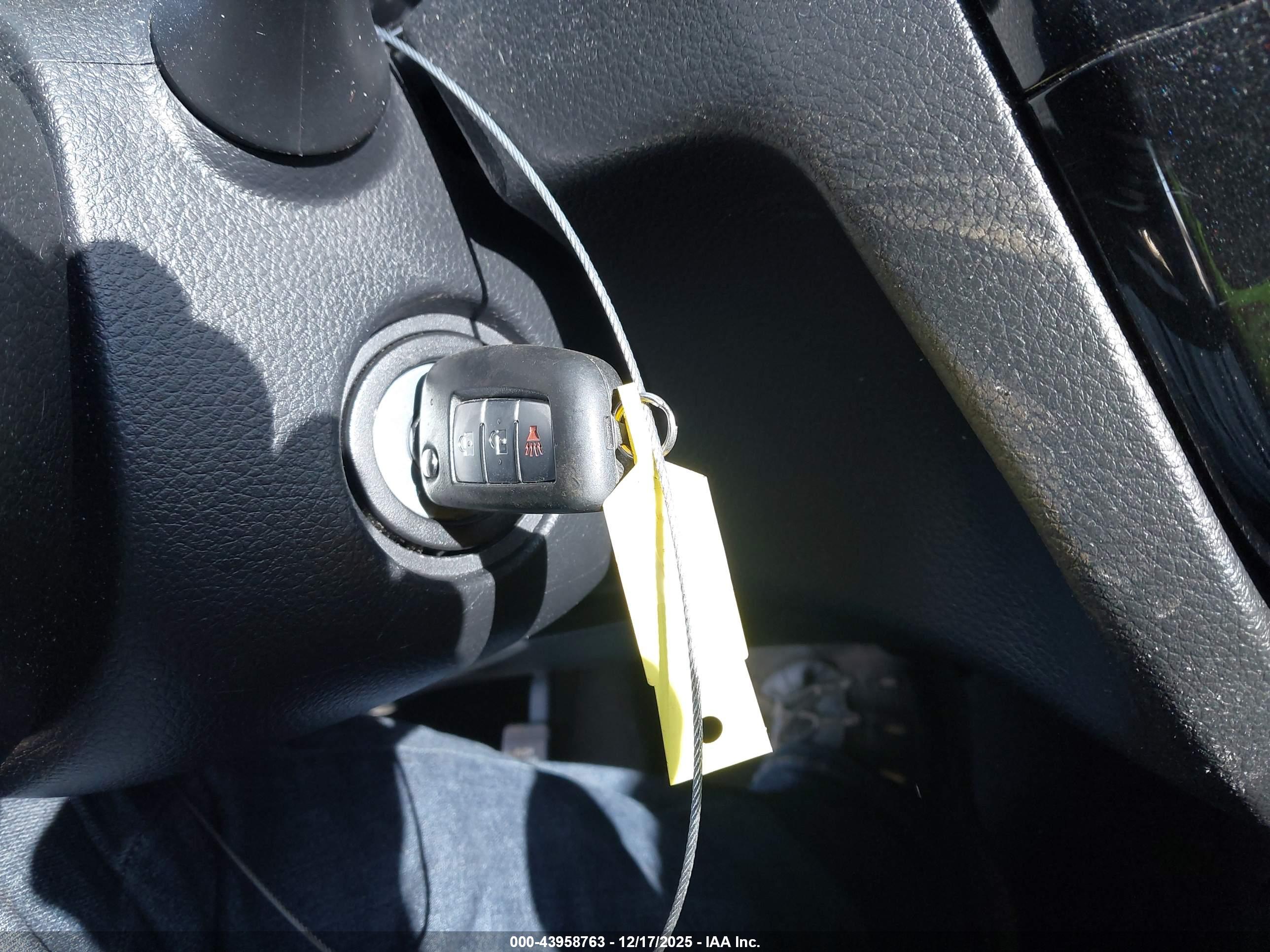 NISSAN ROGUE image 11