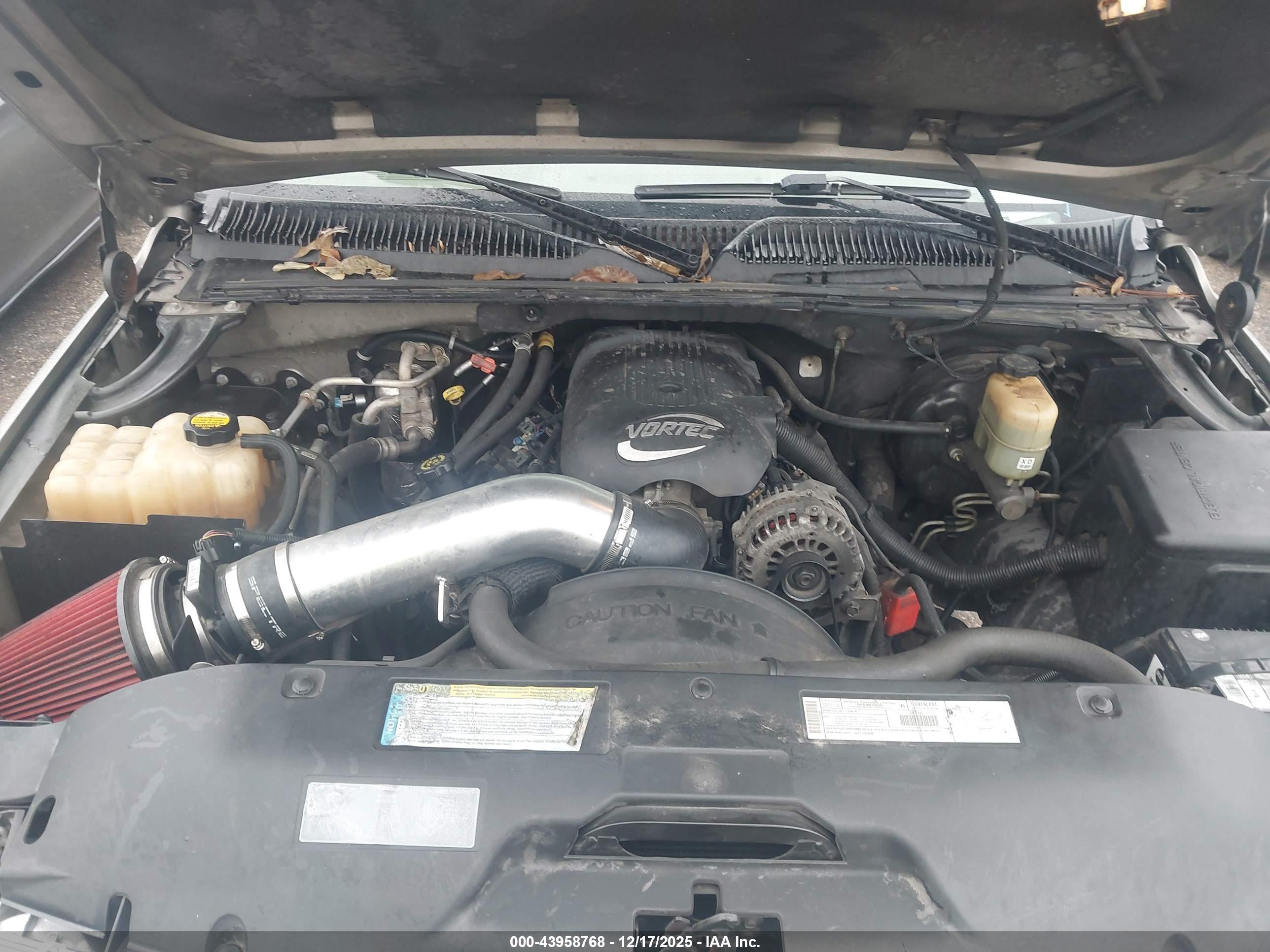 CHEVROLET SUBURBAN image 10