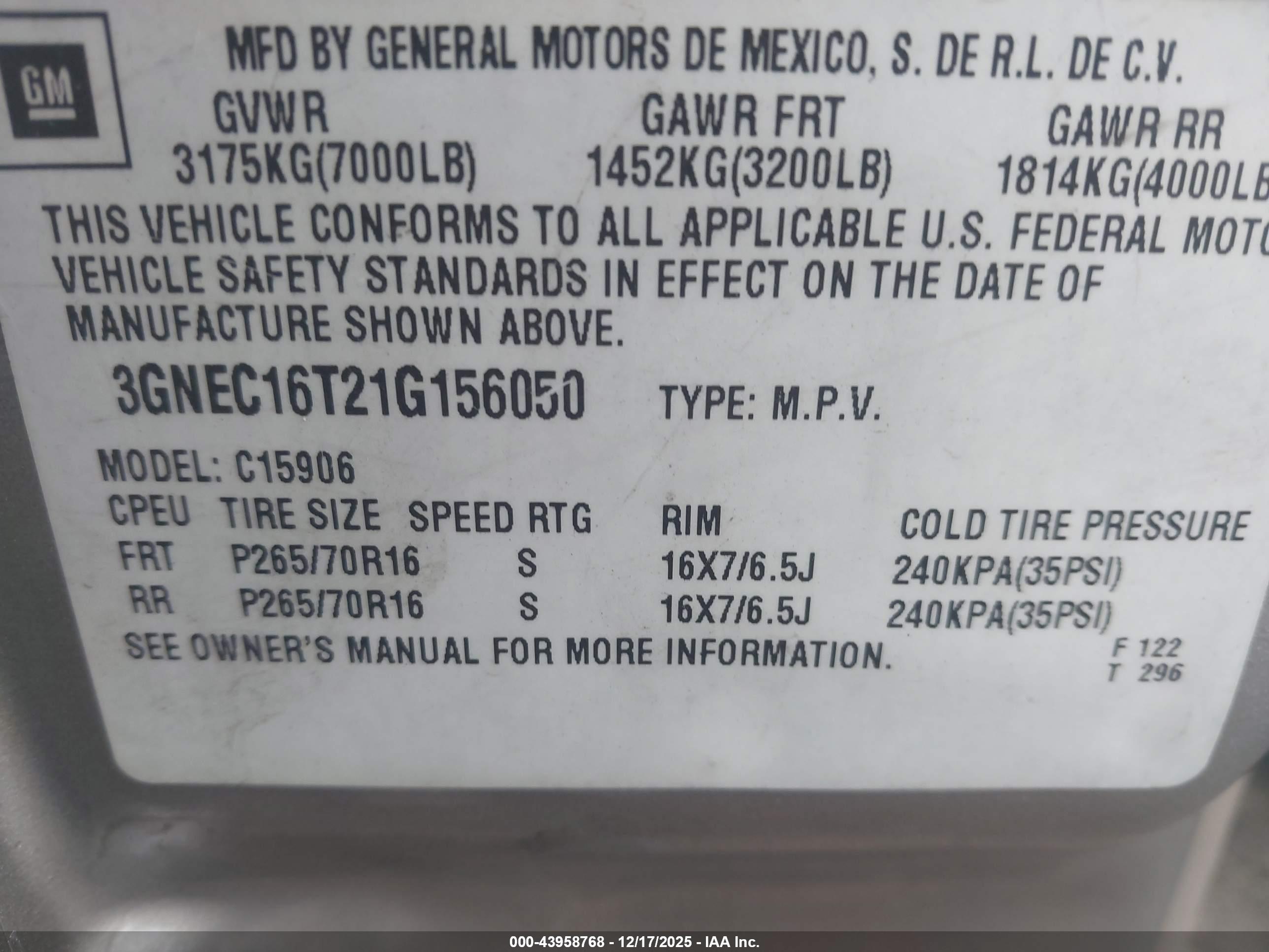 CHEVROLET SUBURBAN image 9